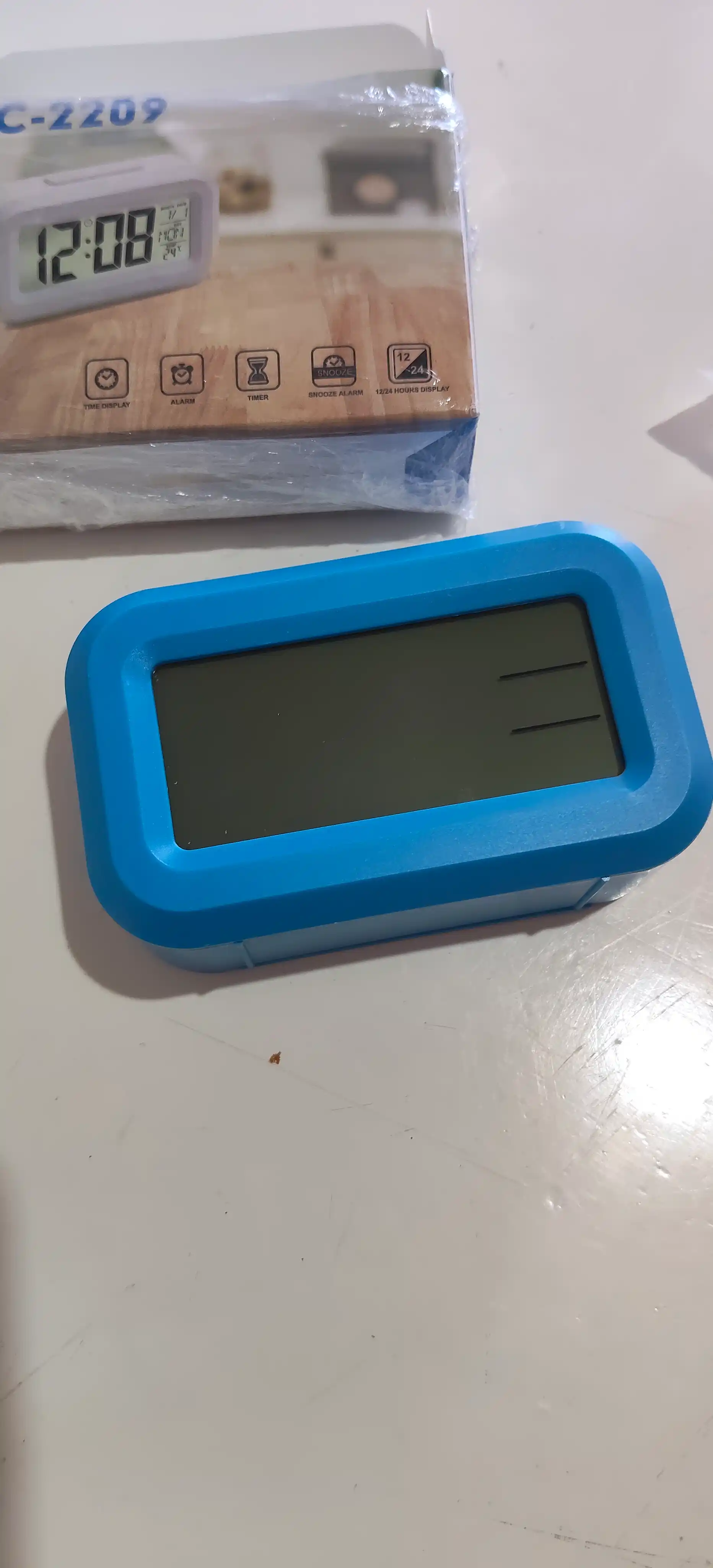 Цифровые часы с подсветкой, LCD-экраном и функцией Snooze
