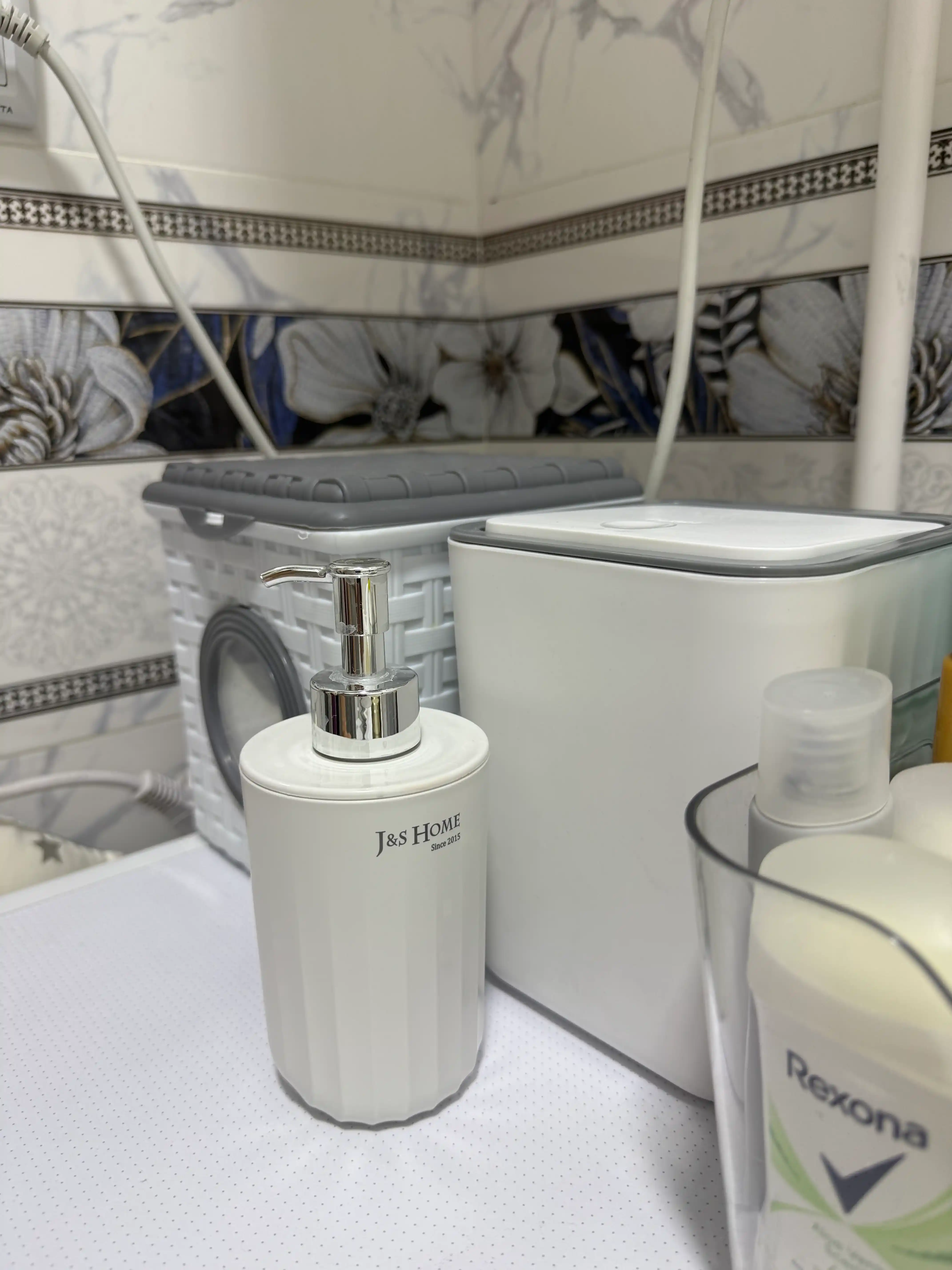 Qopqoqli stol usti chiqindi chelagi, J&S Home “Volna”, 2,6 l, oshxona va ofis uchun