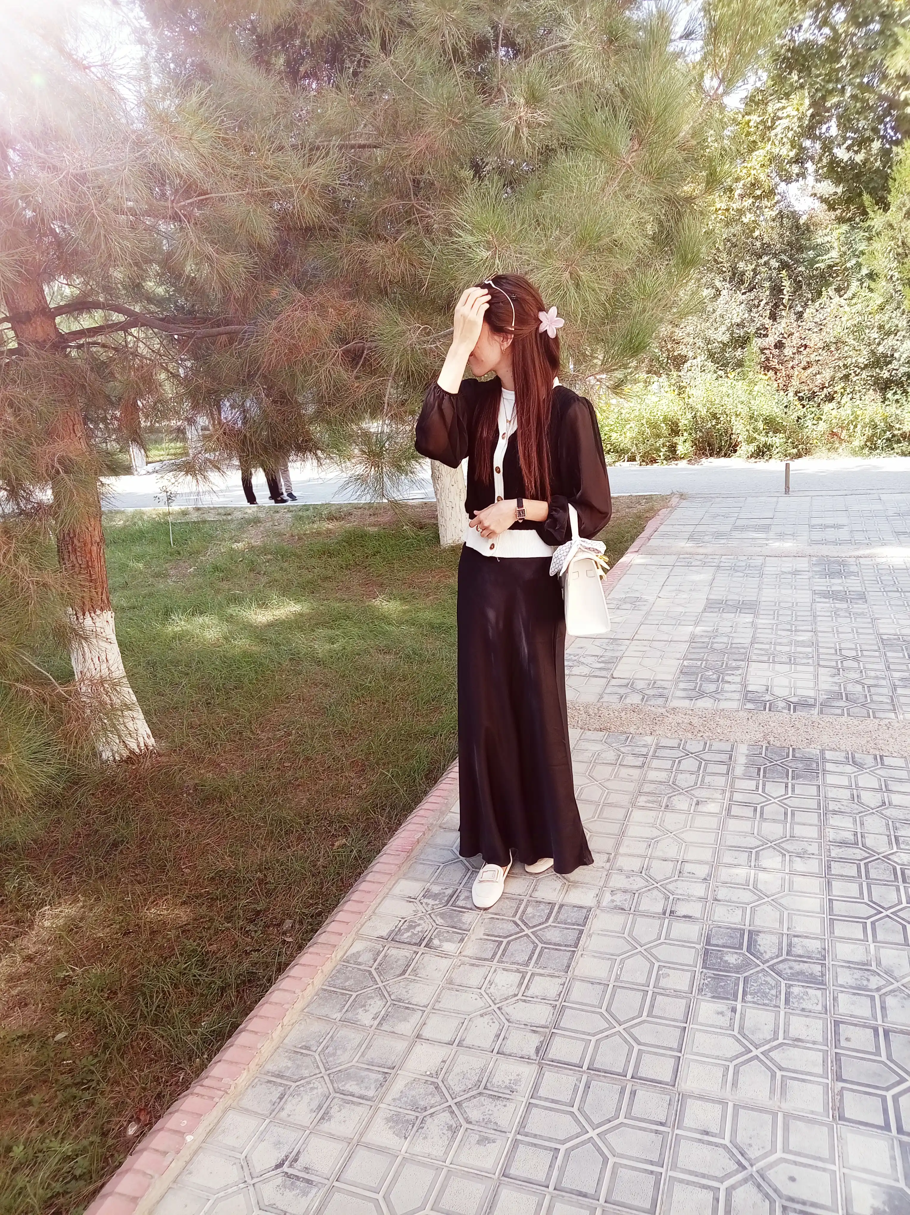 Ayollar va qizlar uchun bahor va kuzda, o‘qish, ish va maktab uchun mo‘ljallangan bluzkalar