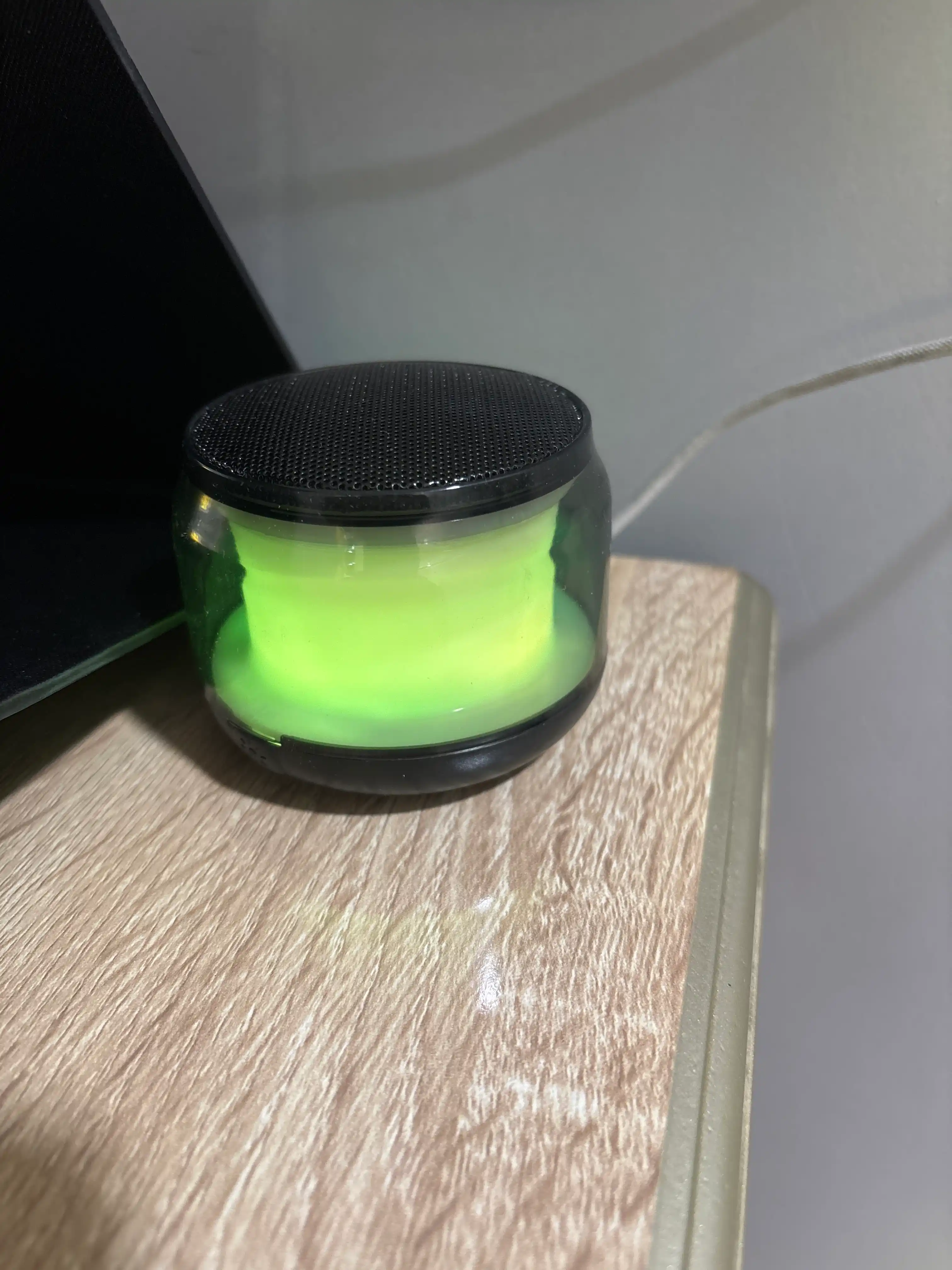 Беспроводная мини Bluetooth колонка с RGB подсветкой, прозрачный корпус, Bluetooth 5.1