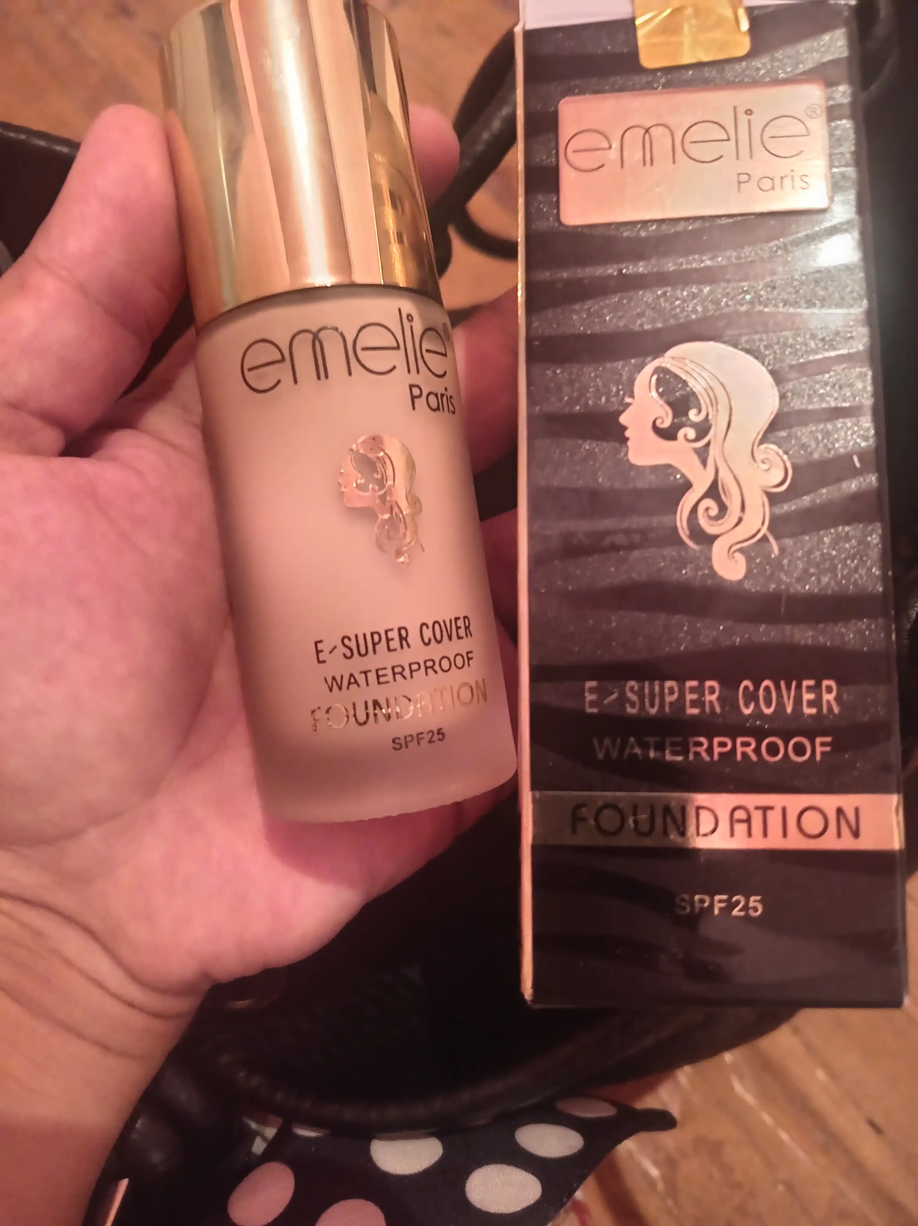 Tonal krem Emelie, SPF 25, namlovchi, mat ohang, 45 ml