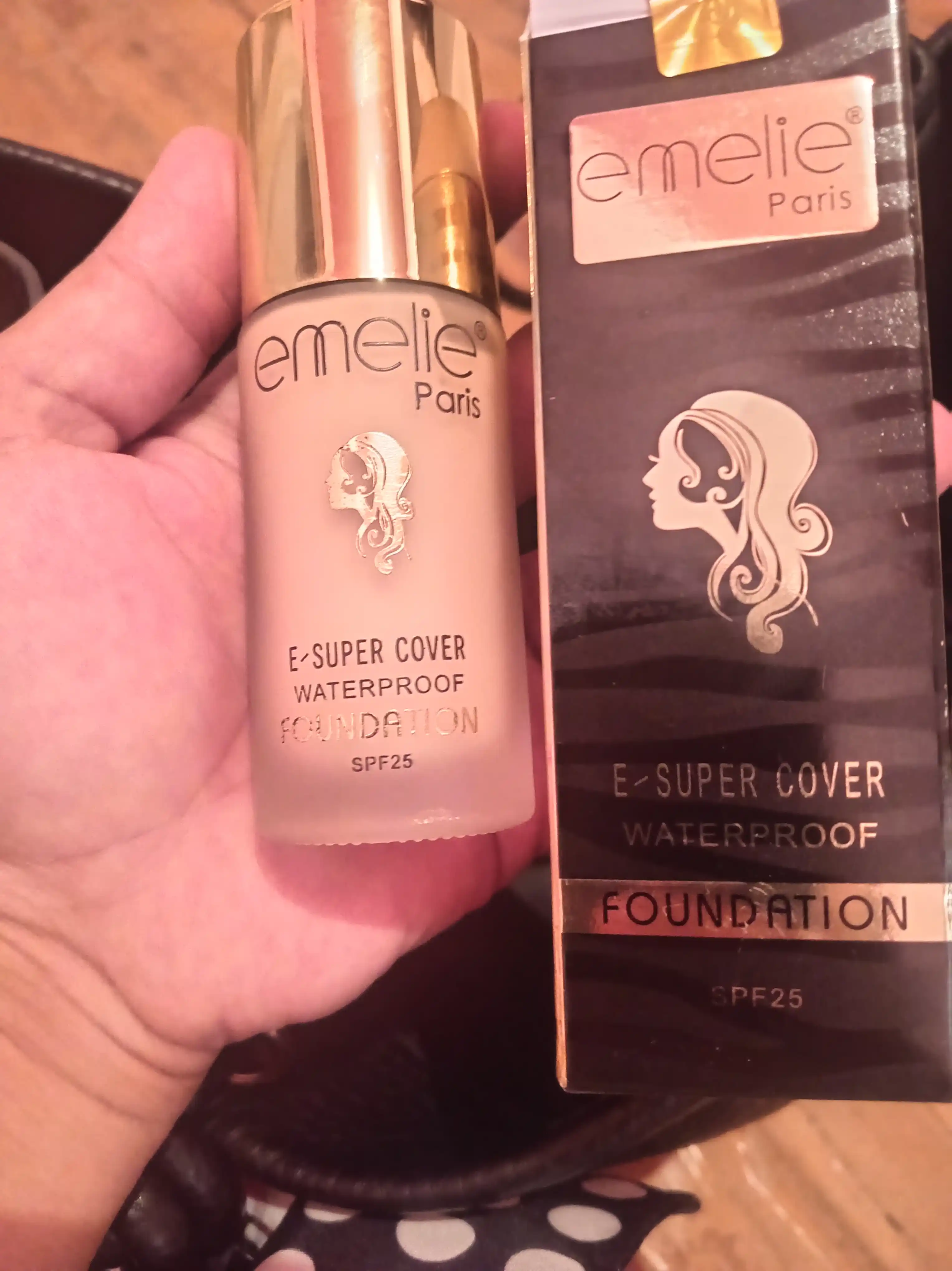 Tonal krem Emelie, SPF 25, namlovchi, mat ohang, 45 ml