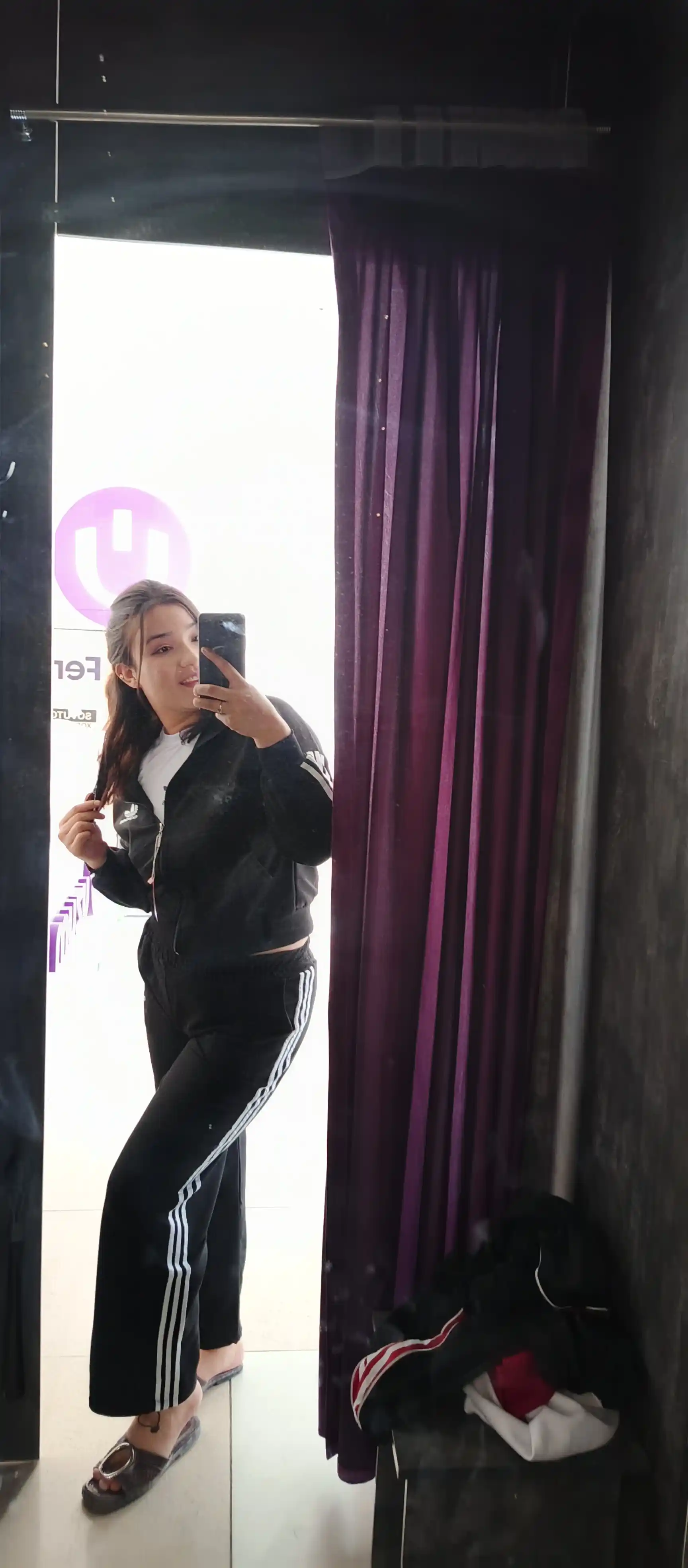 Ayollar uchun uchlik sport kostyumi, qulay standart to‘plam
