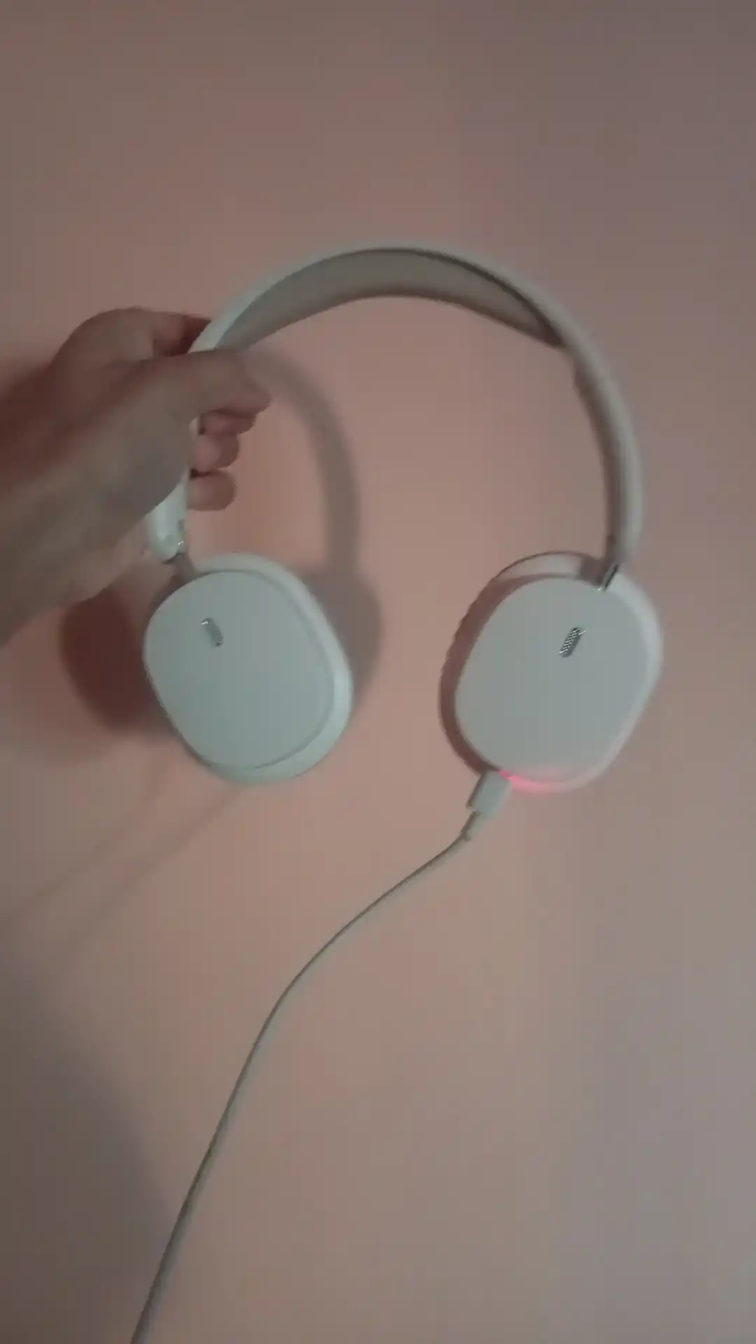 Simsiz quloqchinlar mikrofon bilan, katta to'liq o'lchamli naushniklar, Bluetooth