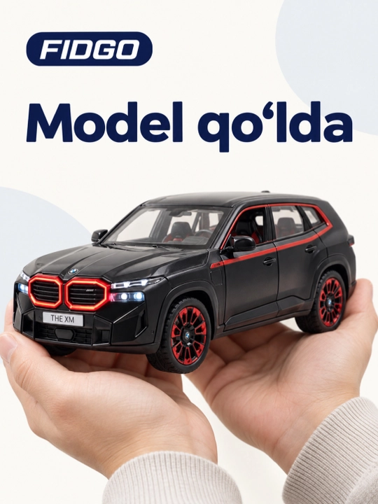 BMW avtomobil modeli, qora korpus va qizil aksentlar
