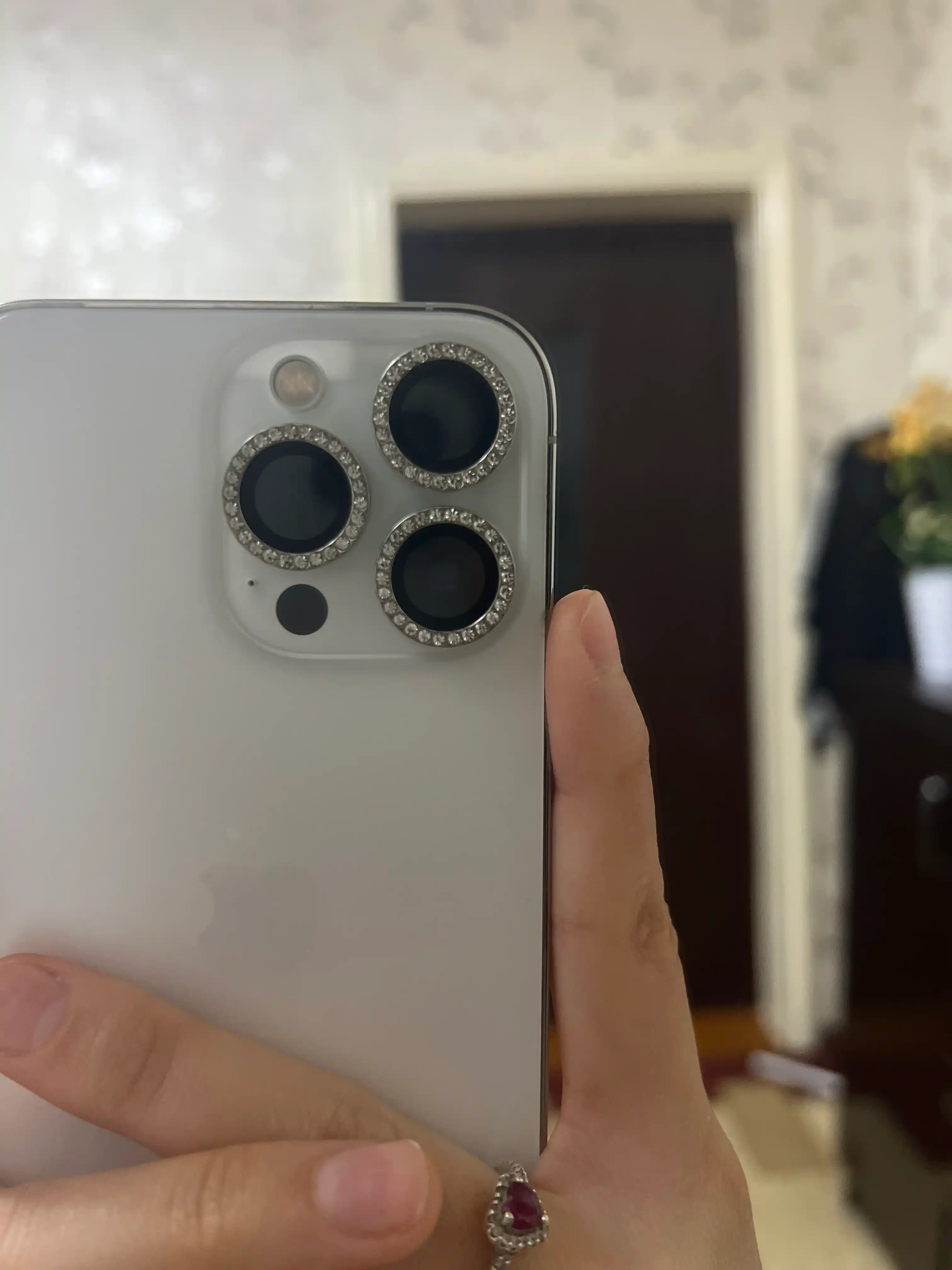 Защитное стекло с камнями для камеры iPhone 11/12/13/14/15/16/17 Pro, Pro Max 