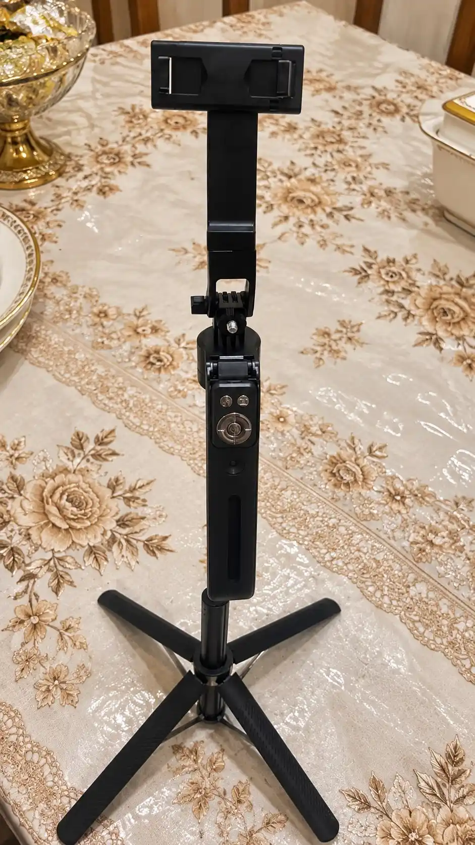 C12 AI Tracking Tripod 1.8M – Штатив для телефона с AI-слежением и пультом
