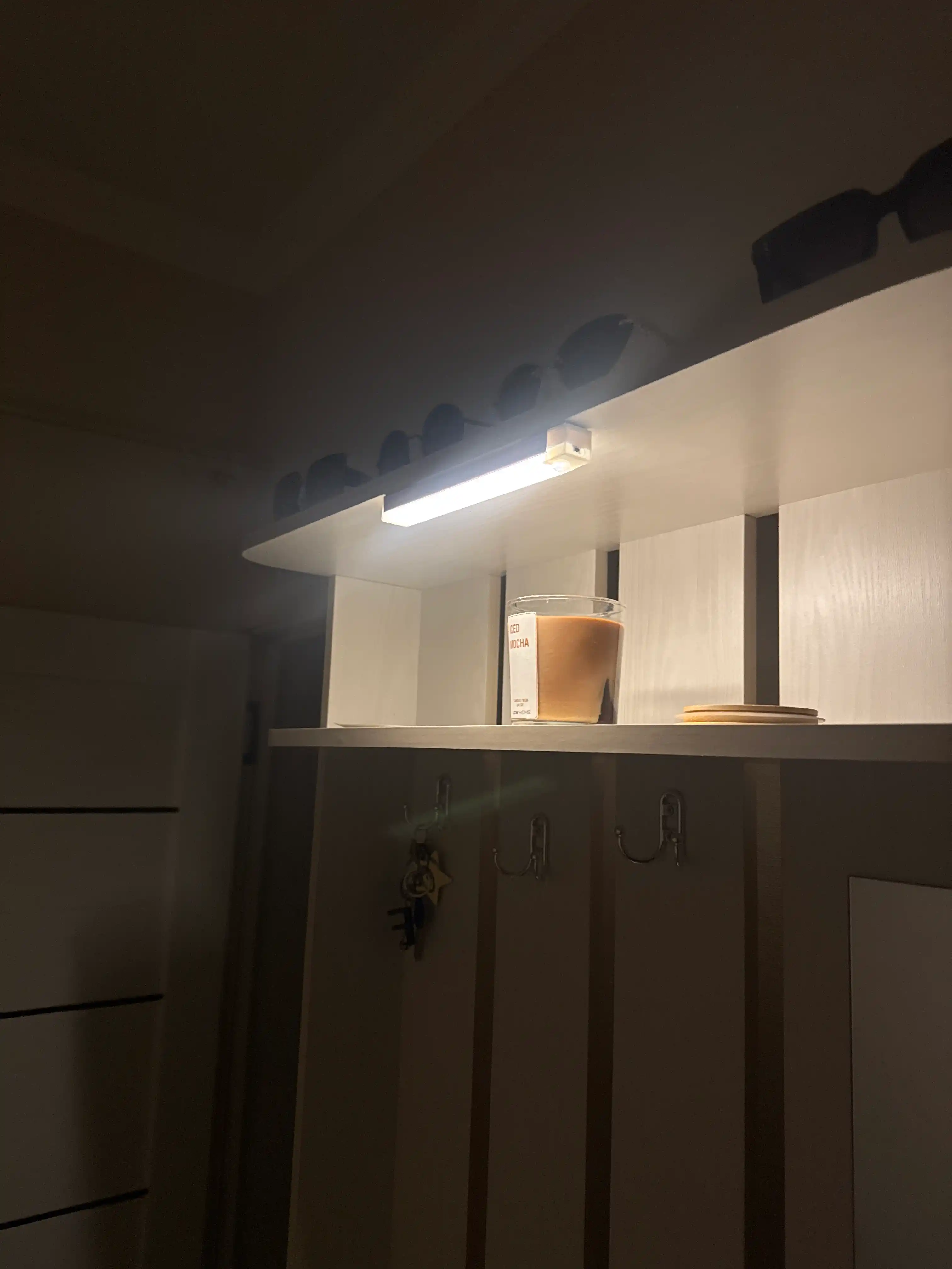 Svetilnik sensorli chiroq, 3 rejim, USB zaryadlash bilan, simsiz tungi chiroq