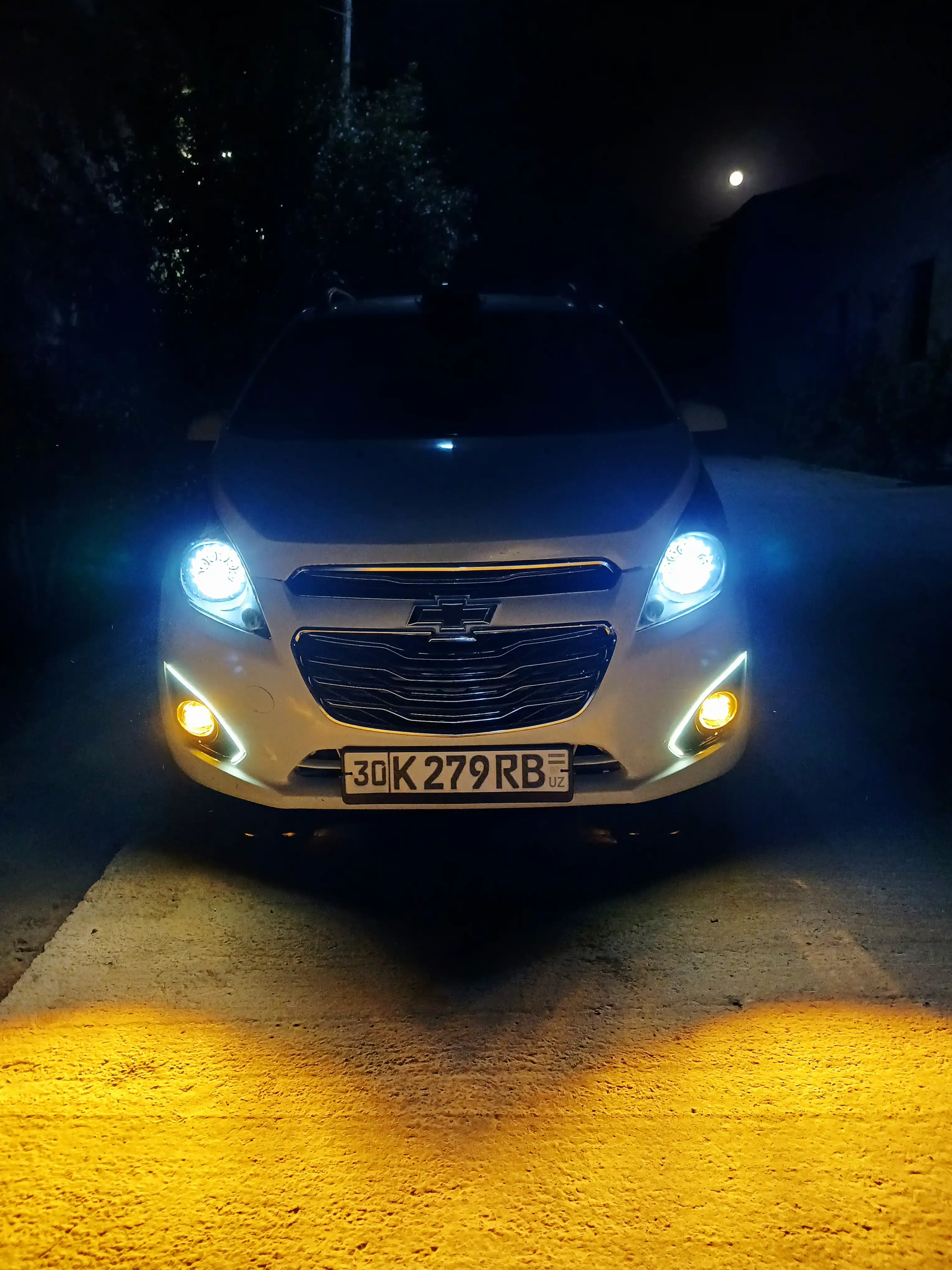Cobalt Spark matiz uchun tumankaga ikki xil yonadigan led chiroqlar oq sariq bolib yonadi