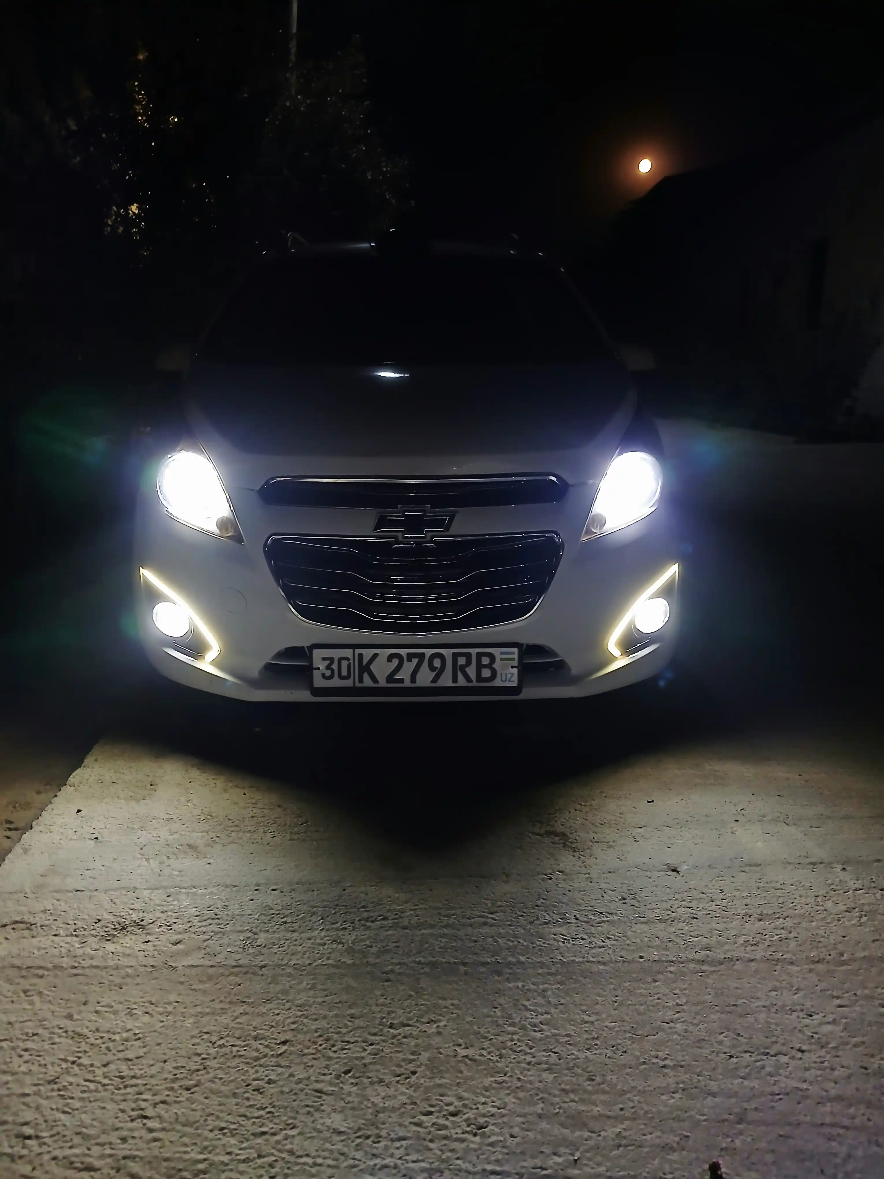 Cobalt Spark matiz uchun tumankaga ikki xil yonadigan led chiroqlar oq sariq bolib yonadi