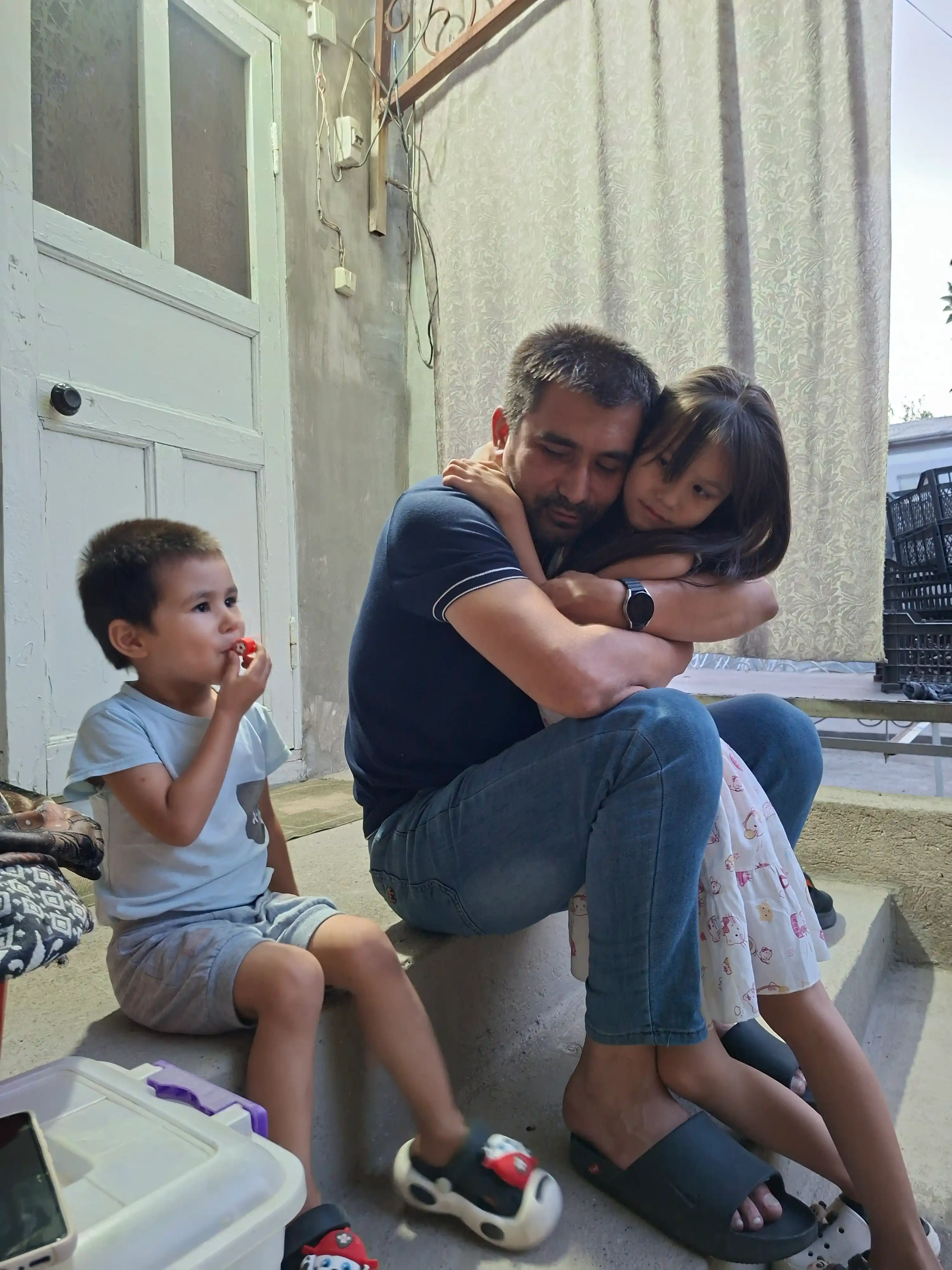 Bolalar shippaklari, sabo sandallari, olinadigan o'yinchoqlar bilan