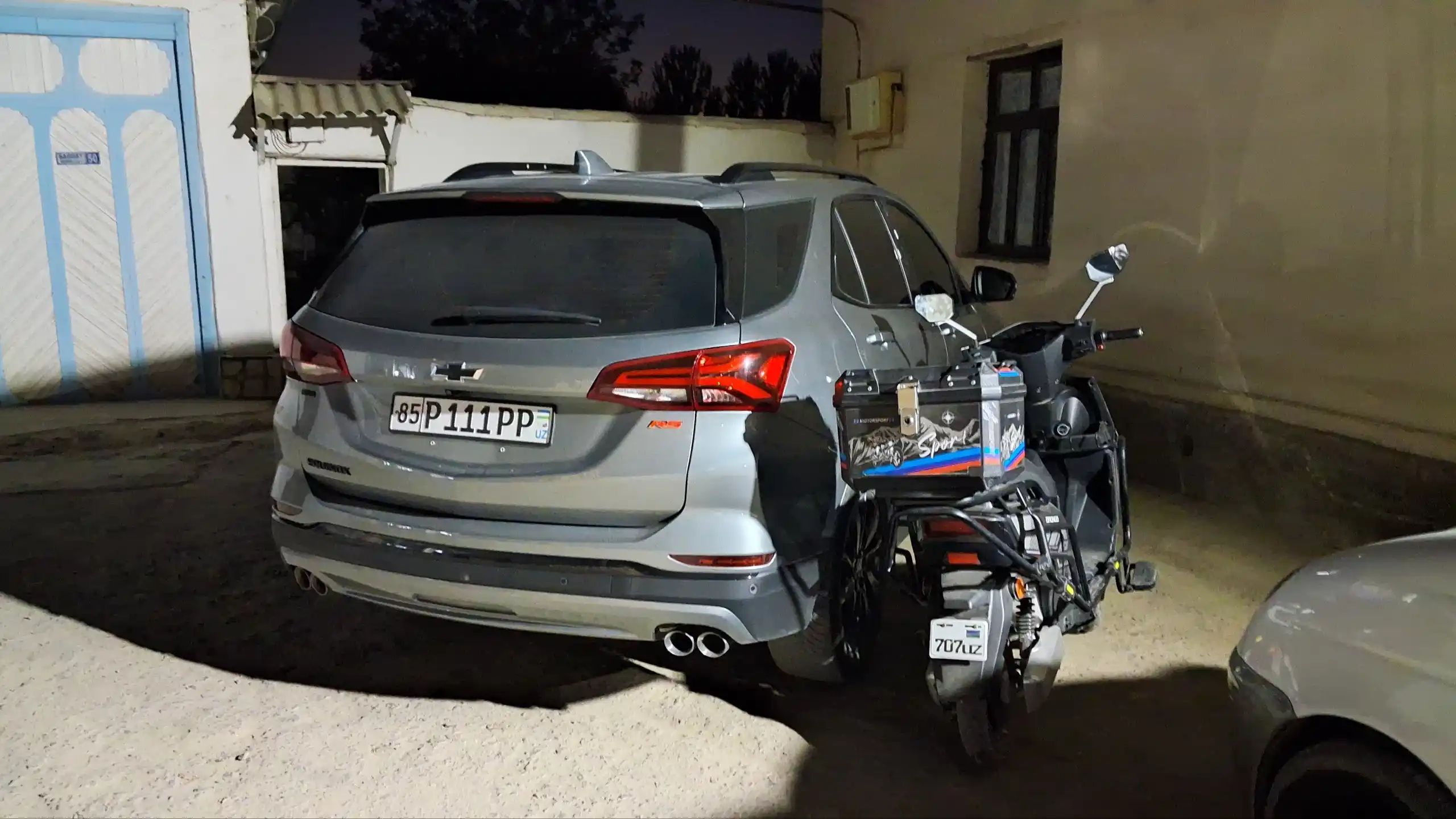 Aksessuar Nomer bo'yi 10 sm eni 15 sm, skuterlar va velosipedlar uchun 1 dona