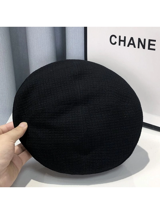 Ayollar uchun kuzgi beret, shapka