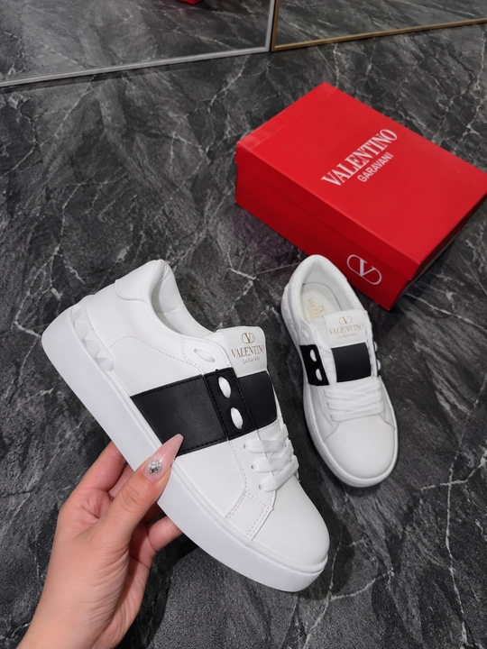 Женские кроссовки Valentino Garavani с коробкой и документами для зимы и весны 36-41
