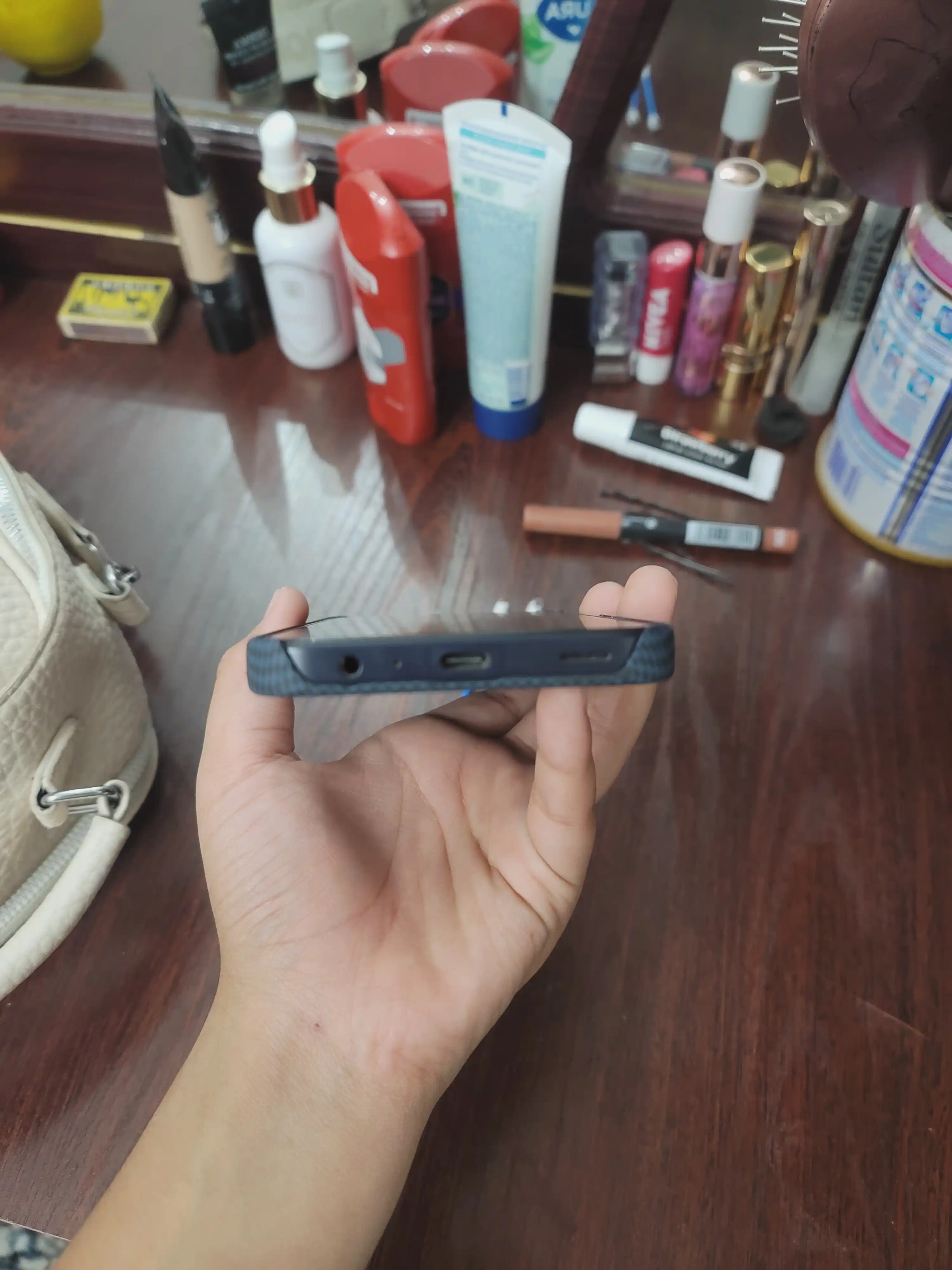 Карбоновый чехол для Samsung A57, A56, A16, A10S, A21S, A54, A34, A26, A05S, A35, A24, A14