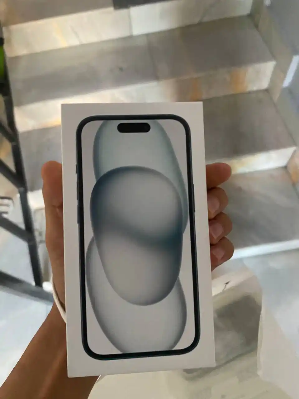 Apple iPhone 15 smartfoni, 128/256 GB, SIM+E (S) sim, g‘ilof va shisha sovg‘a sifatida