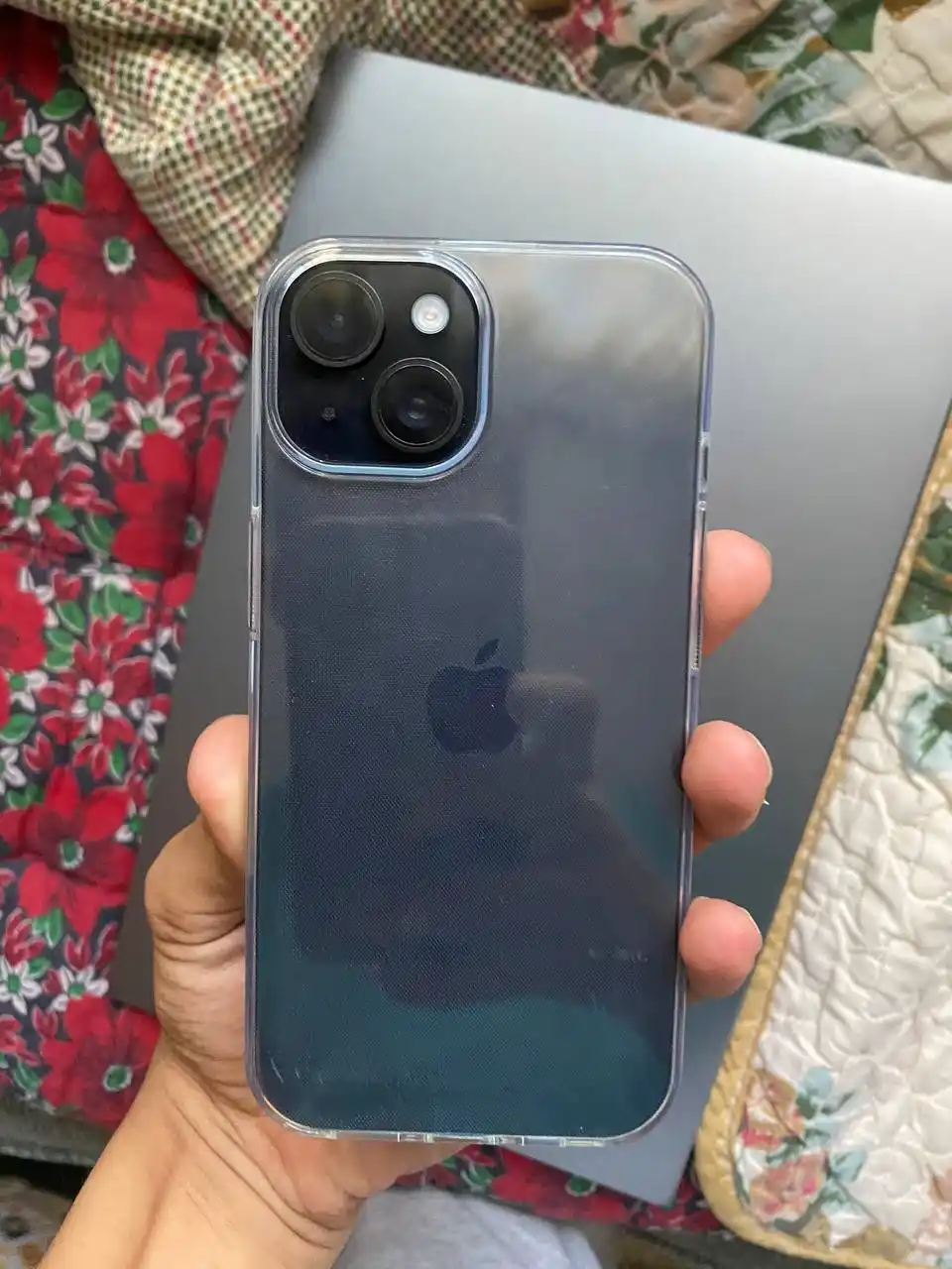 Apple iPhone 15 smartfoni, 128/256 GB, SIM+E (S) sim, g‘ilof va shisha sovg‘a sifatida