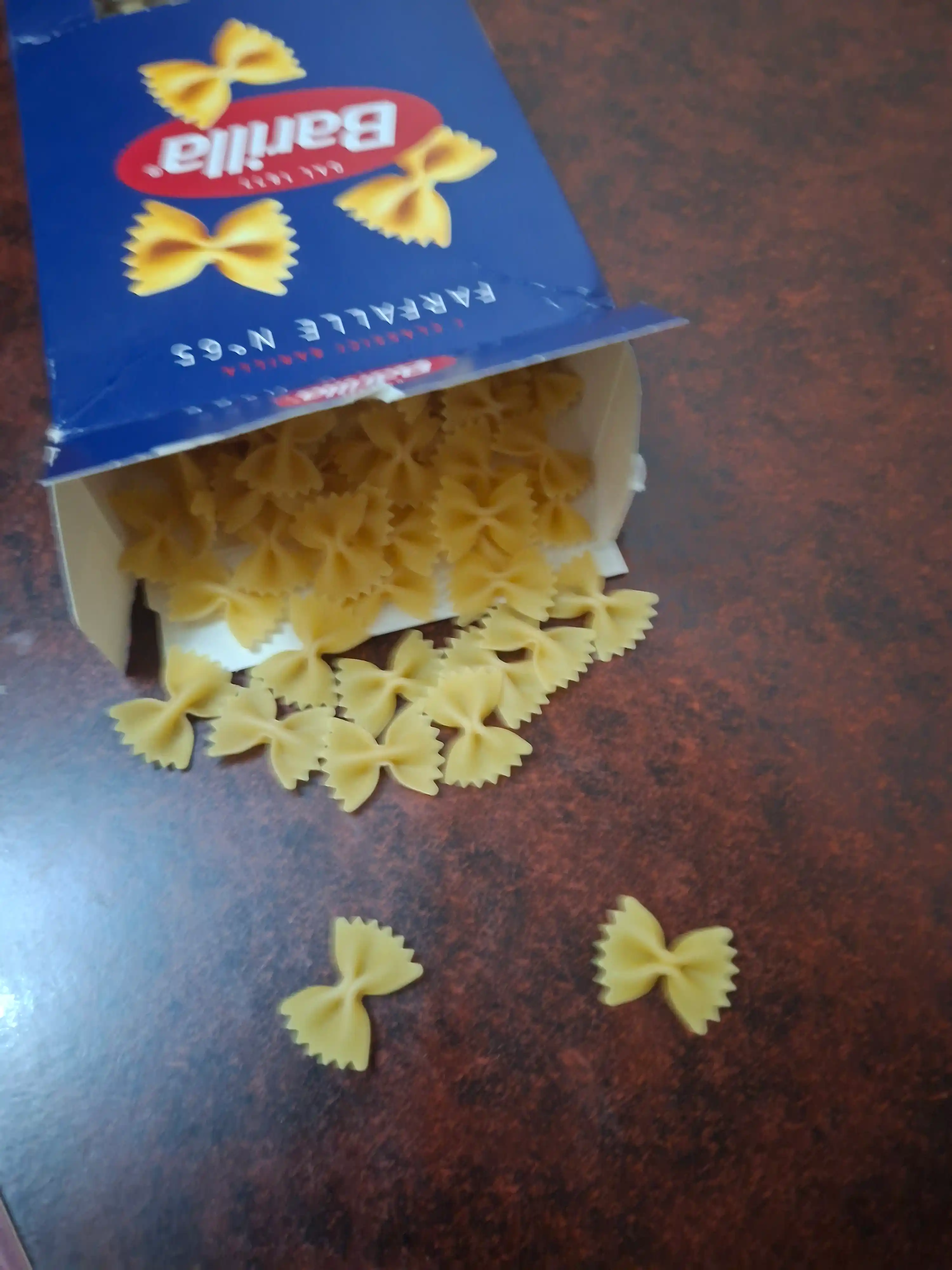 Makaron Barilla Farfalle n.65 qattiq bug'doy, 400 g