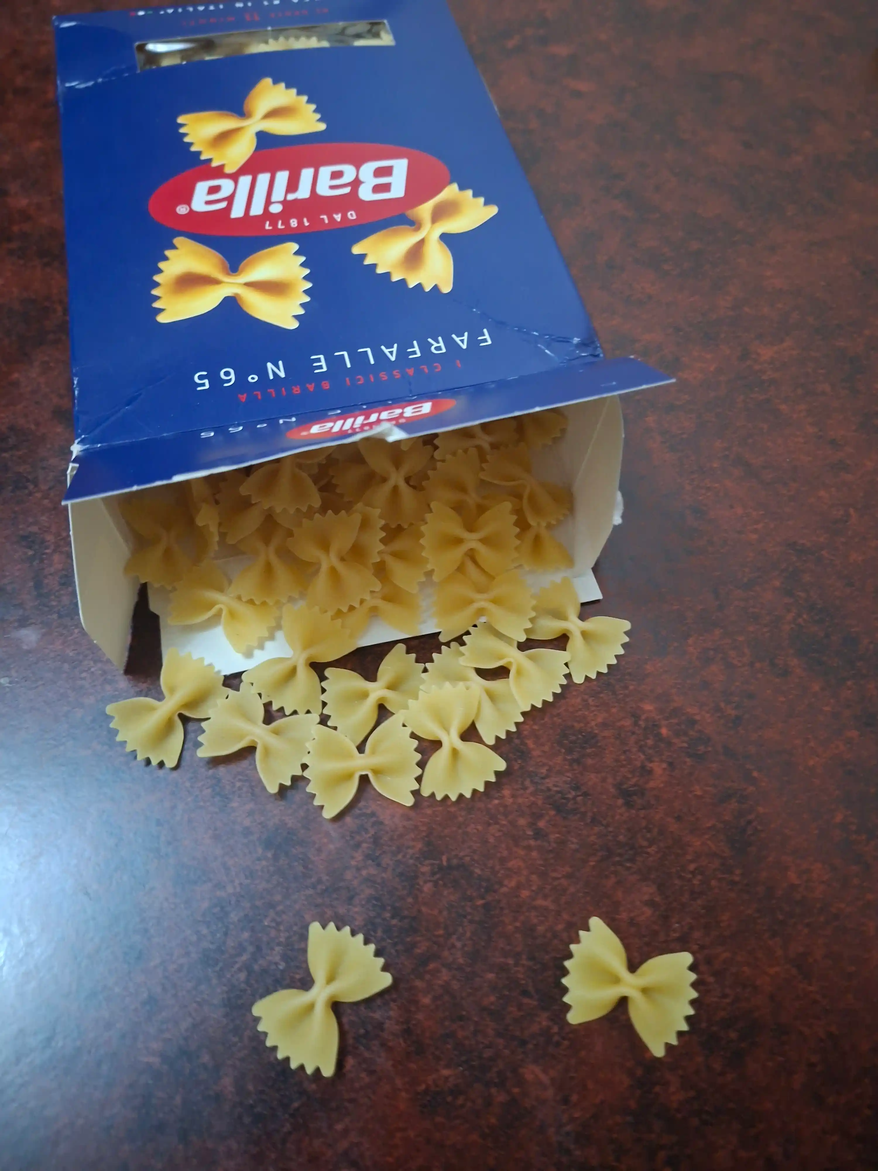 Makaron Barilla Farfalle n.65 qattiq bug'doy, 400 g