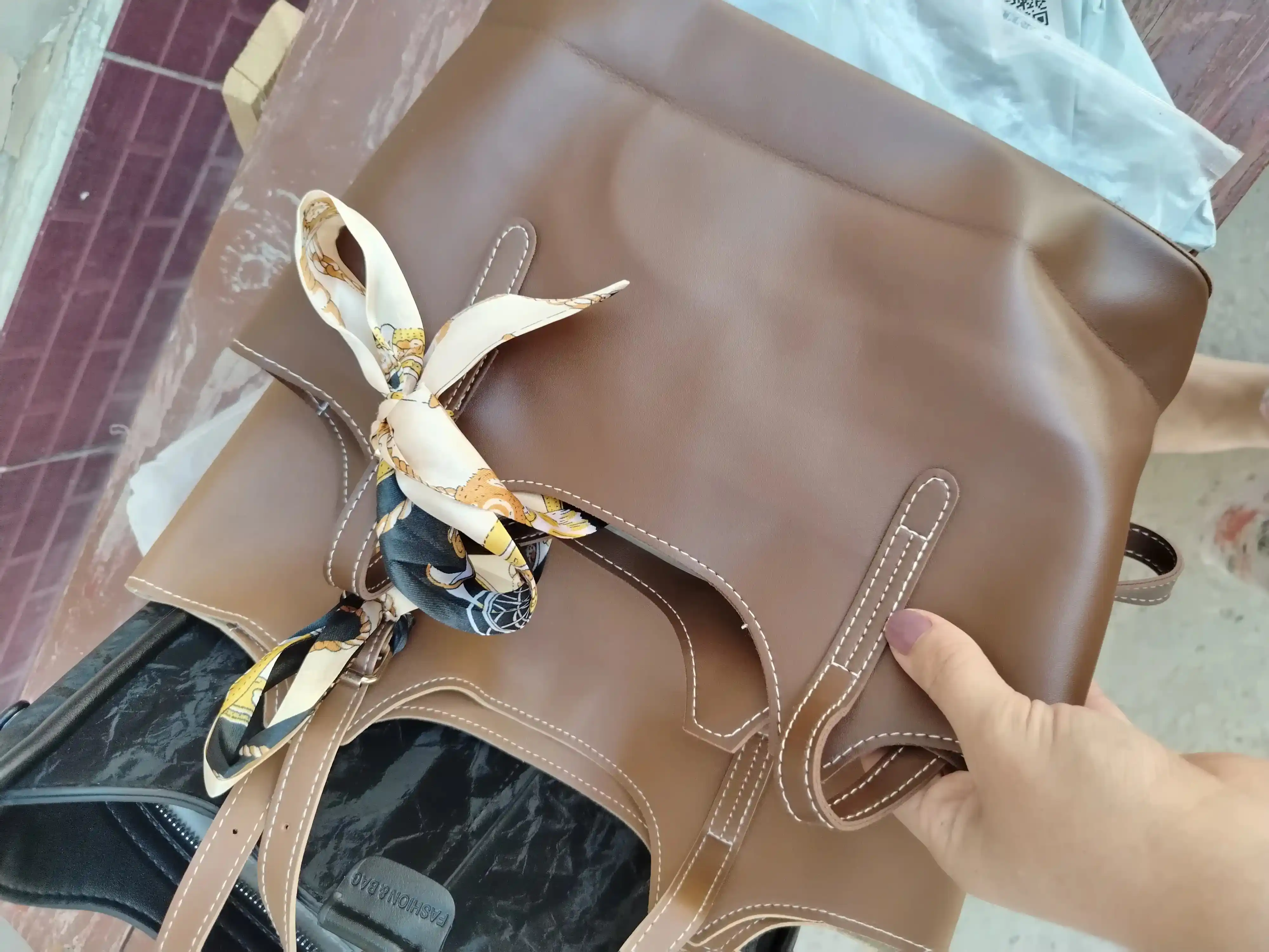 Ayollar shopper sumkasi PU ekoteri, molniyali, ro‘molcha aksessuar bilan