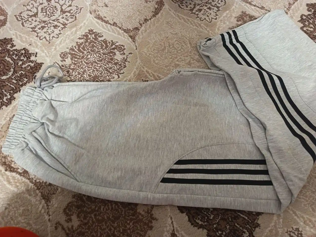 Ayollar sport shimlari, joggerlar