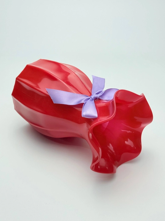 Tabiiy va sun’iy gullar uchun guldon vaza, plastik, kauchuk va plastmassa materiallardan