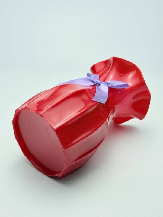 Tabiiy va sun’iy gullar uchun guldon vaza, plastik, kauchuk va plastmassa materiallardan