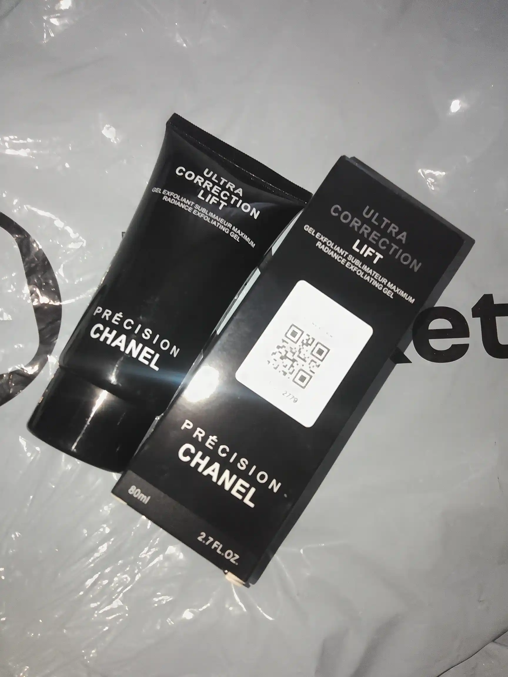 Скраб и пилинг для лица, очищающее средство для лица, Chanel 80 мл