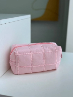 Розовый