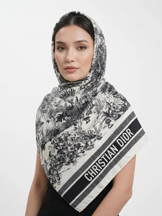 "Christian Dior" ayollar paxta ro‘molchasi, Toile de Jouy bosma naqshli palantin - 