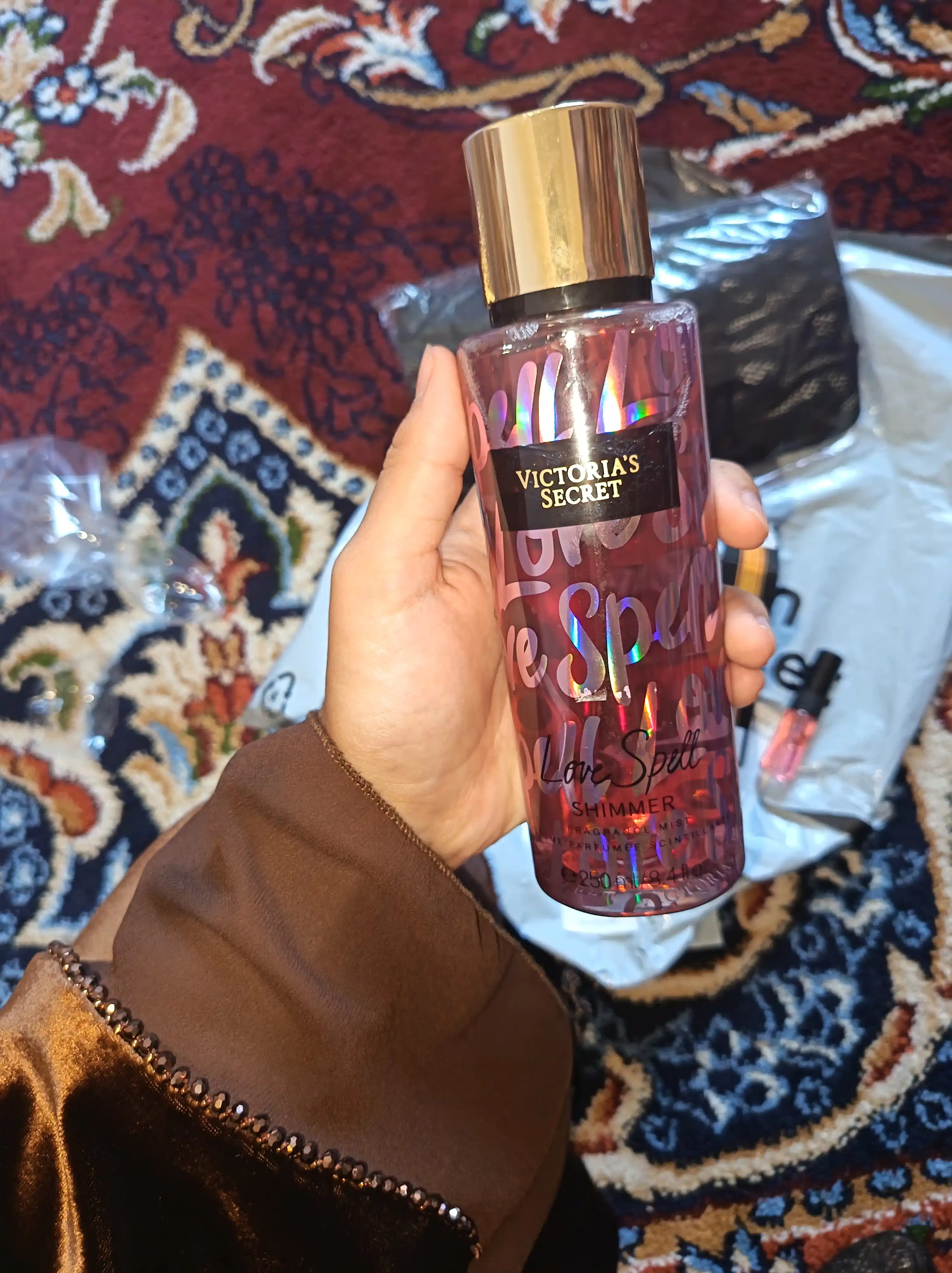 Parfyumlangan tana spreyi suvi Victoria's Secret Spreyi Aqua Kiss Rush, Shimmer, 250 ml