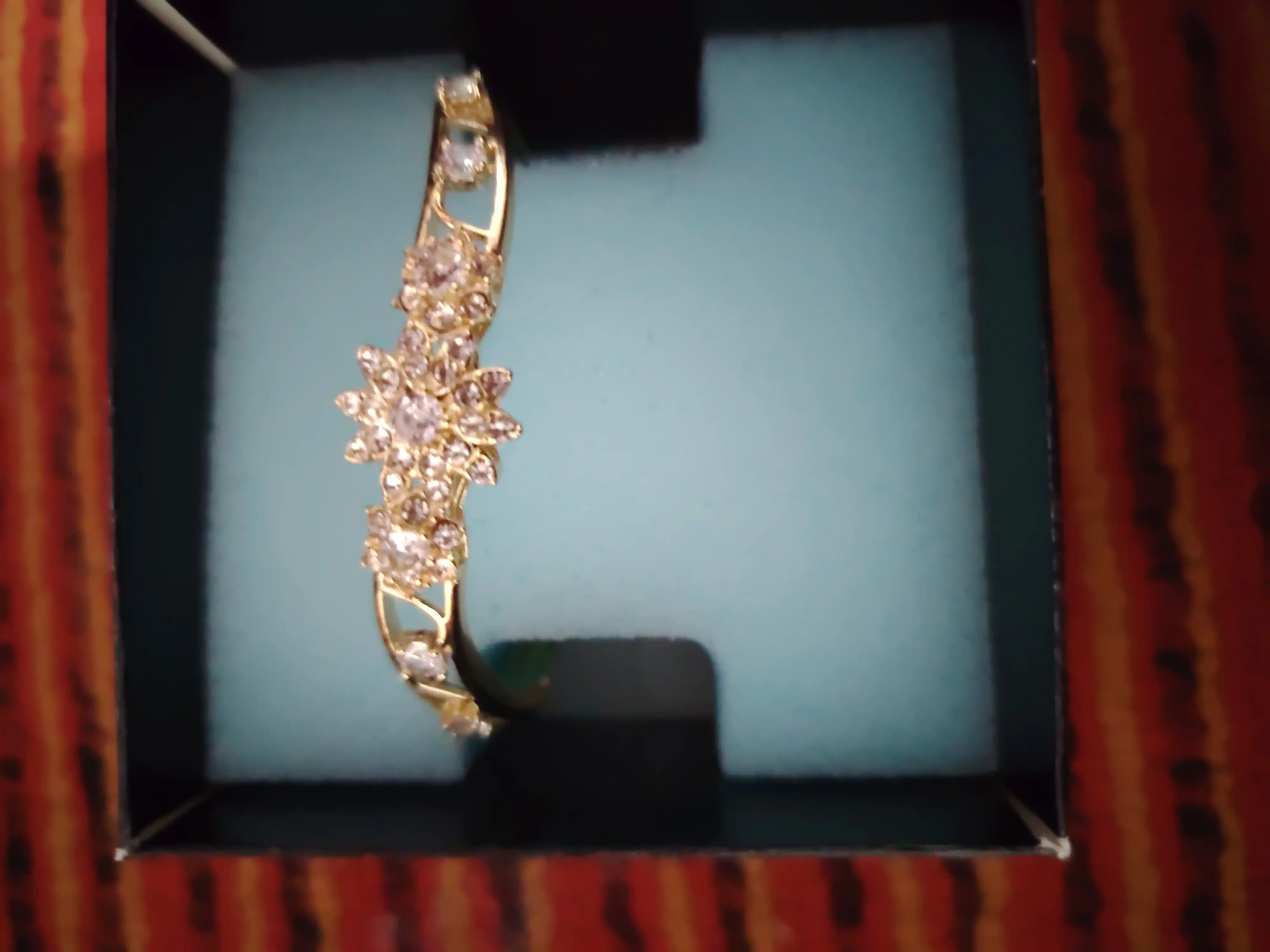 Xuping stainlees steel Ayollar va qizlar uchun lola bilaguzuk