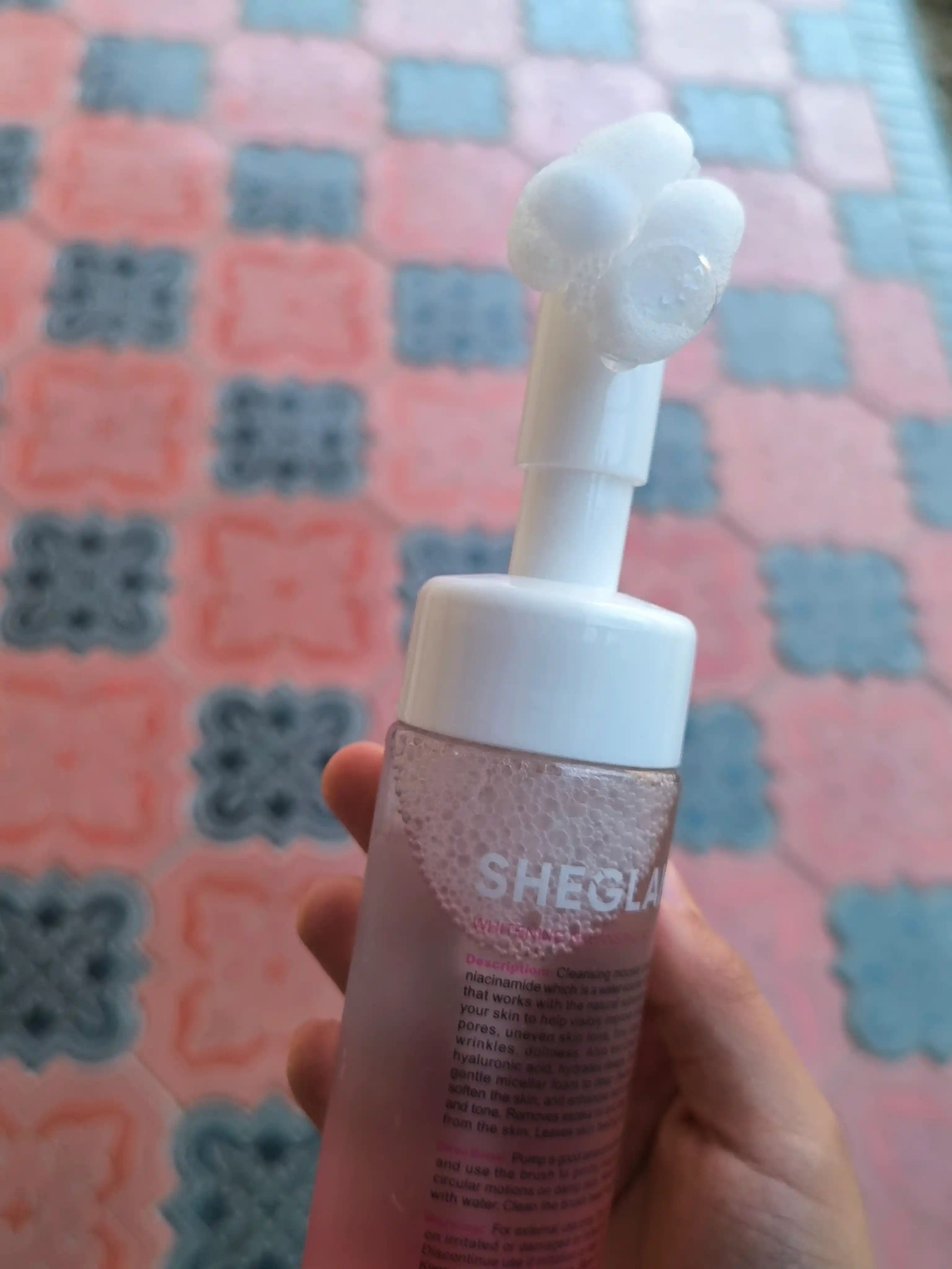 Cho'tka bilan tozalovchi ko'pik, yuz uchun namlovchi va tozalovchi penka, 150 ml