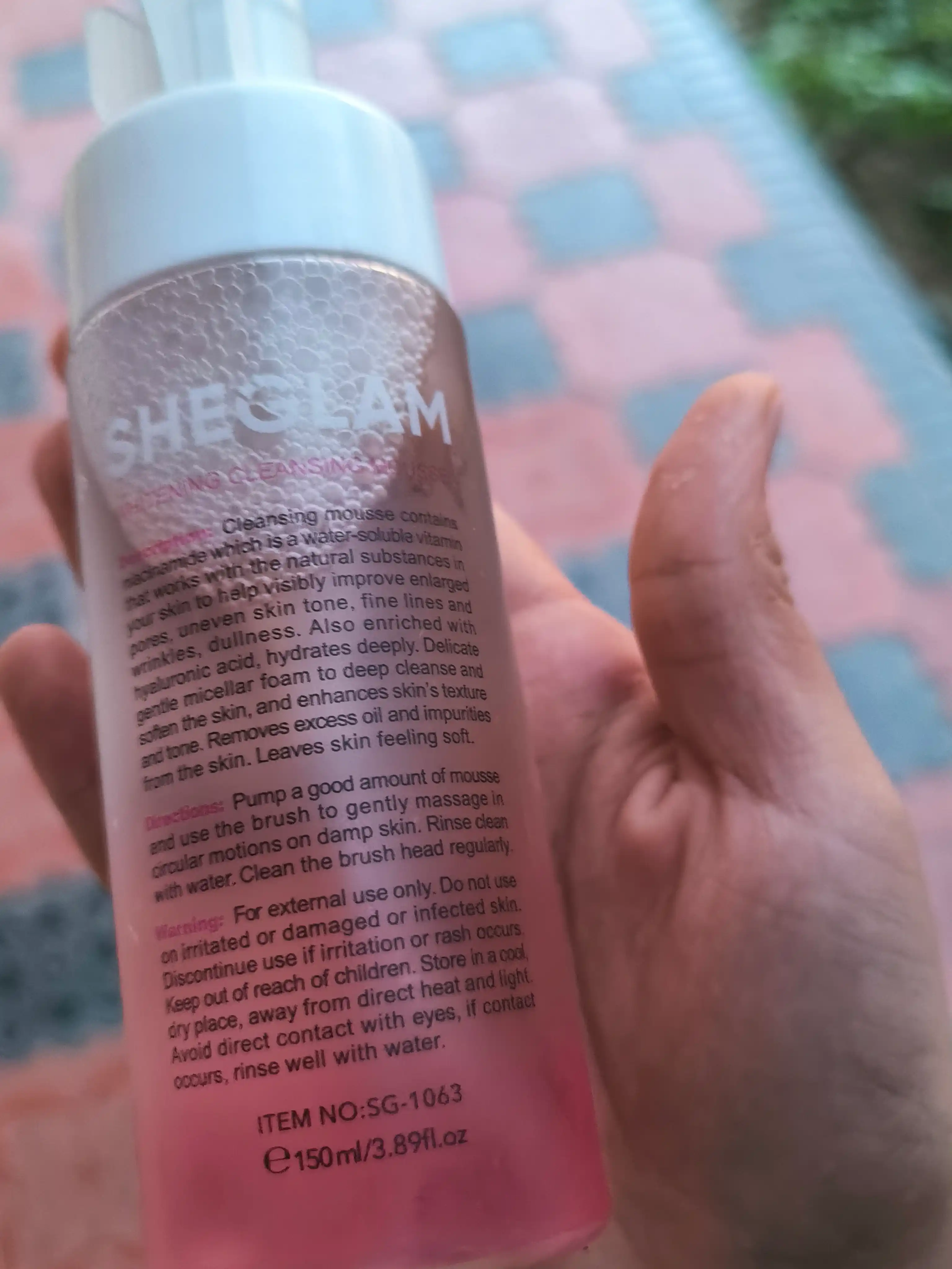 Cho'tka bilan tozalovchi ko'pik, yuz uchun namlovchi va tozalovchi penka, 150 ml