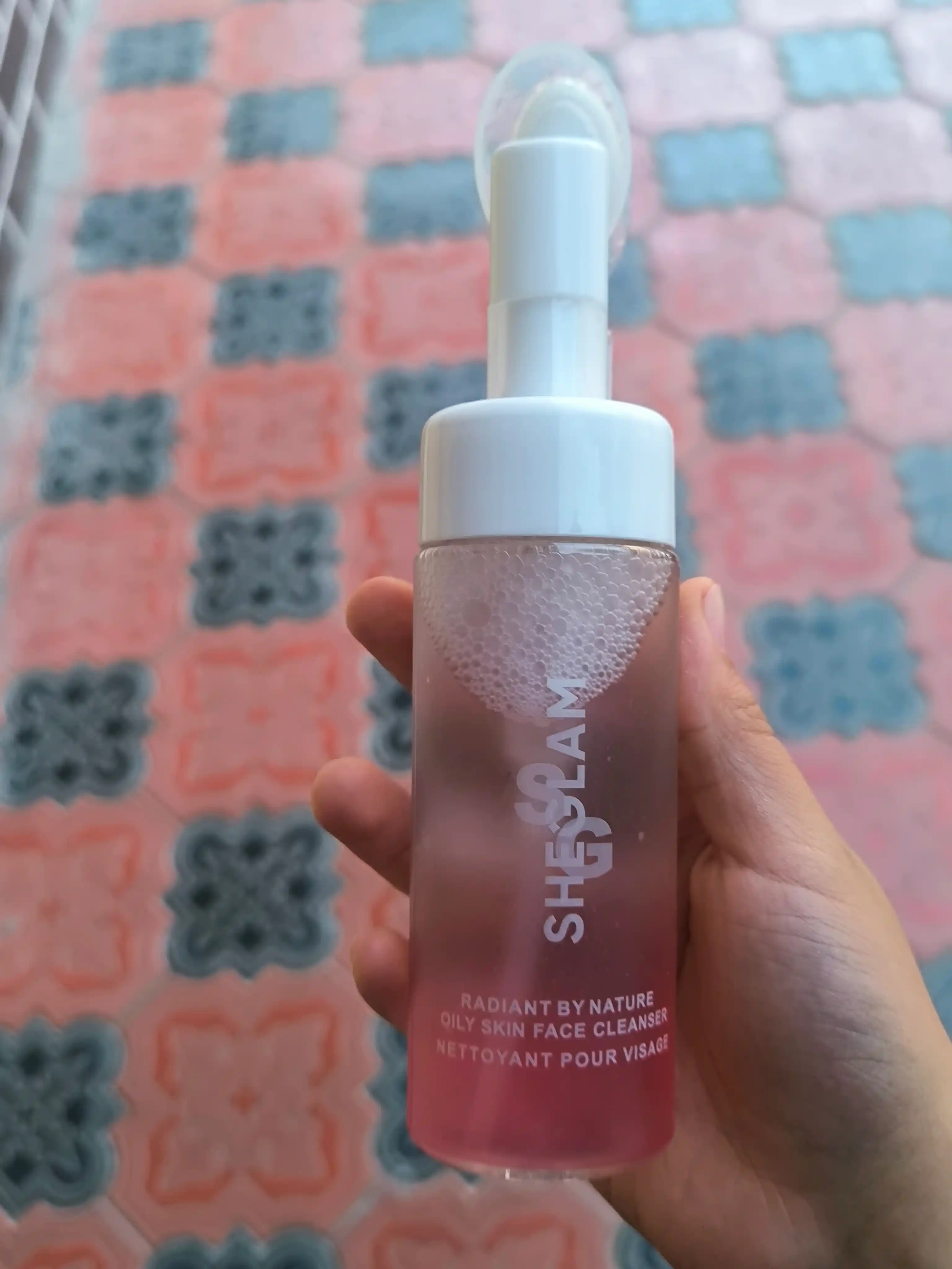 Cho'tka bilan tozalovchi ko'pik, yuz uchun namlovchi va tozalovchi penka, 150 ml
