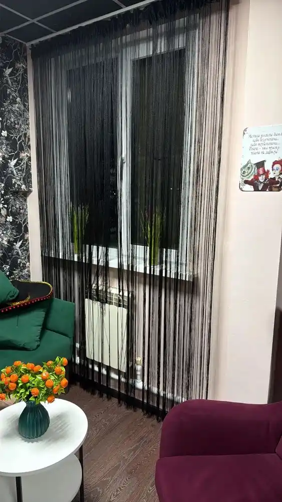Ipdan to‘qilgan pardalar, turli ranglarda, o‘lchami 300 sm ga 300 sm