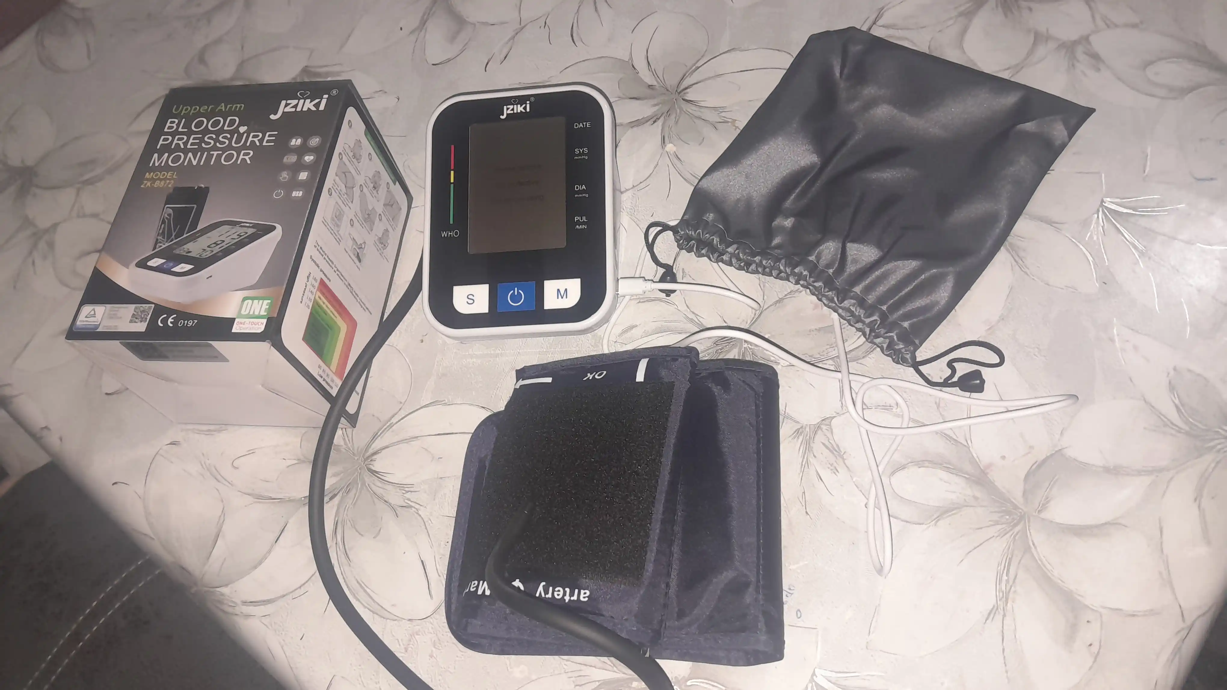 Bosimni o‘lchash uchun avtomatik JZIKI tonometri, ovozli, elektron, IPR tizimi bilan
