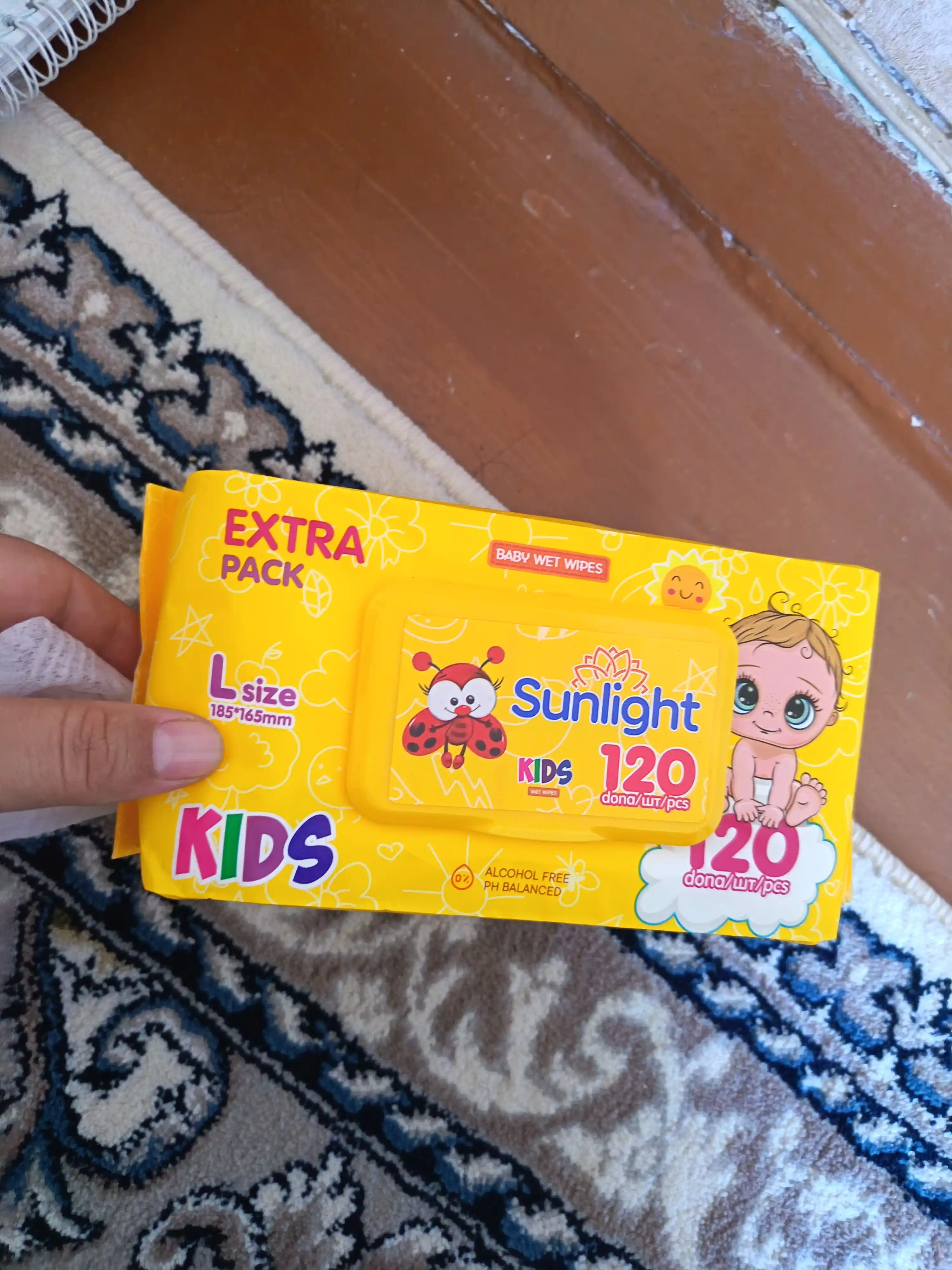 Nam salfetkalar "Kids ladybug" Quyosh nuri, 120 dona