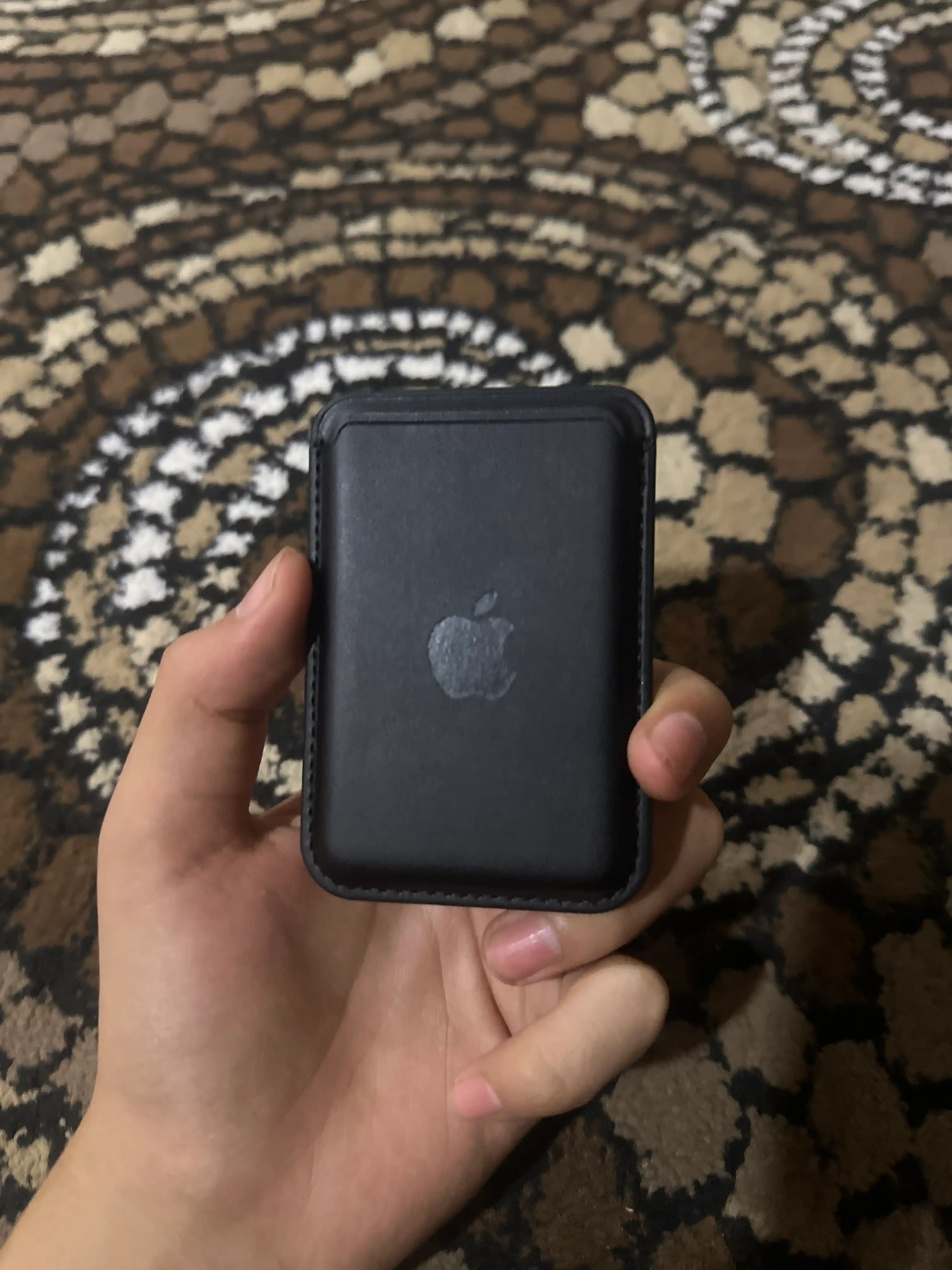 MagSafe bilan 10000 mAh Magnitli Power Bank, tez va simsiz zaryad