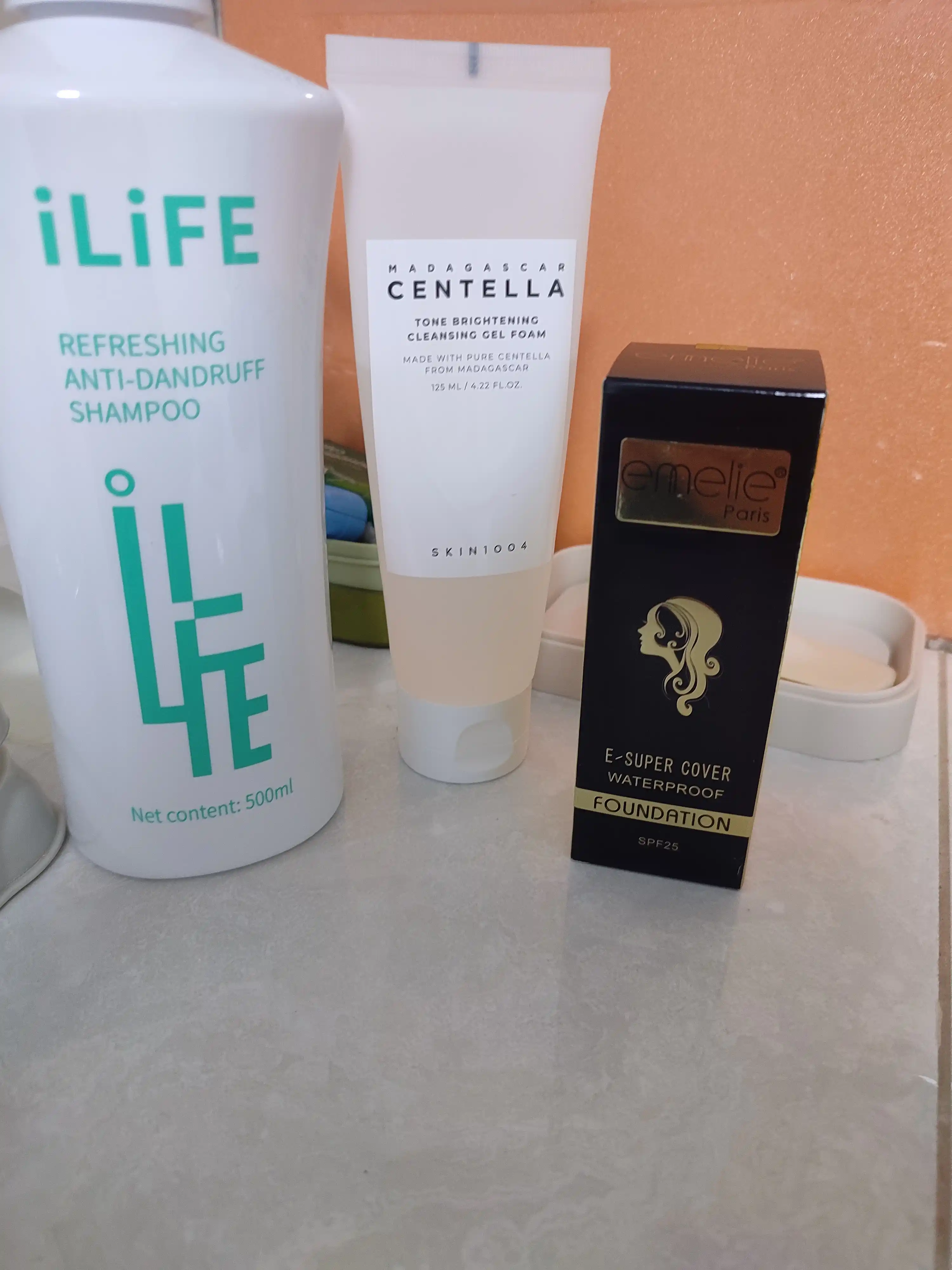 Emelie тональный крем для лица SPF 25, увлажняющий, матовый тон 01 и 02, 45 мл