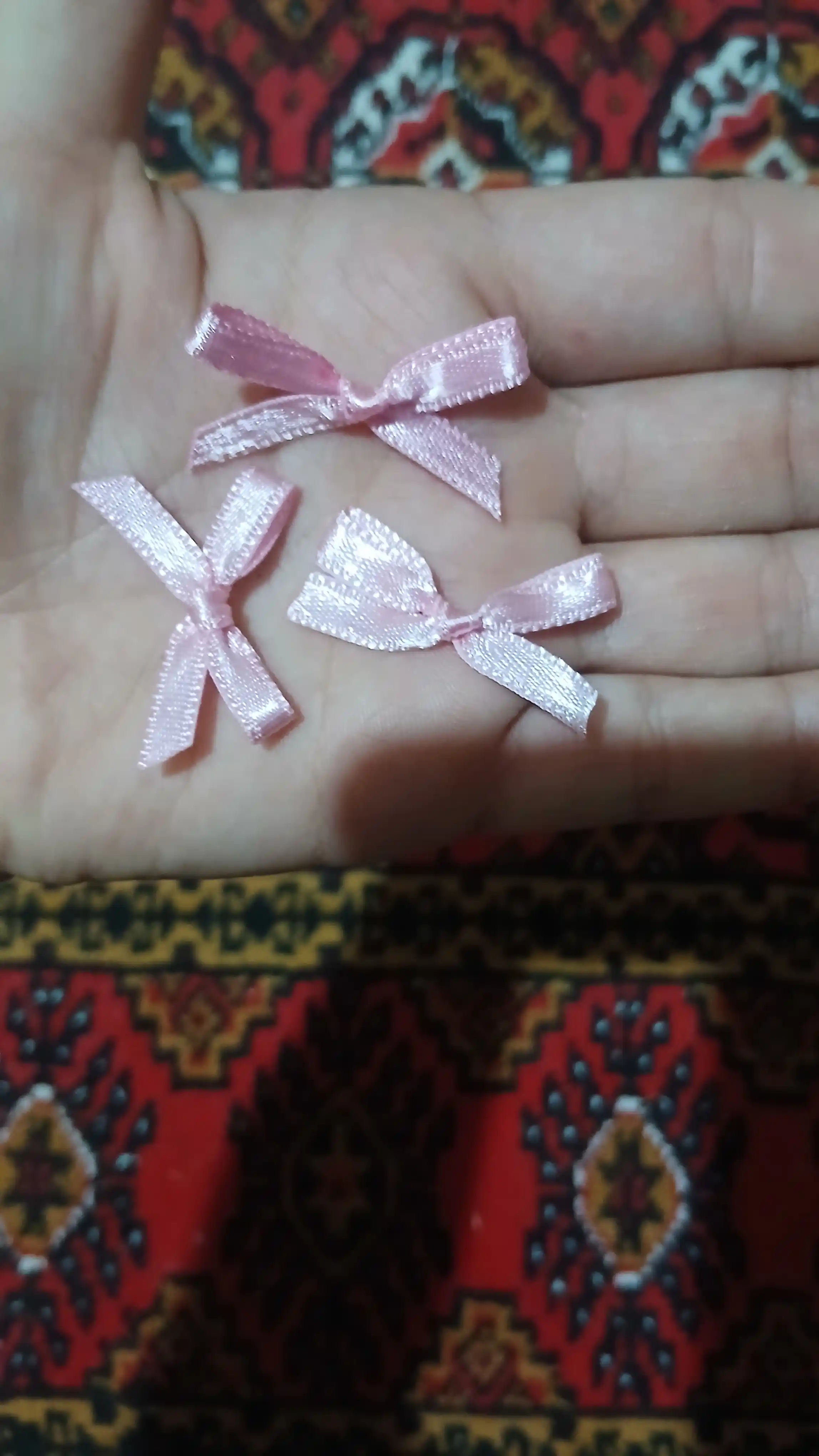 Декоративные бантики из атласной ленты 3 мм / 5 мм 50 шт для рукоделия, упаковки и декора