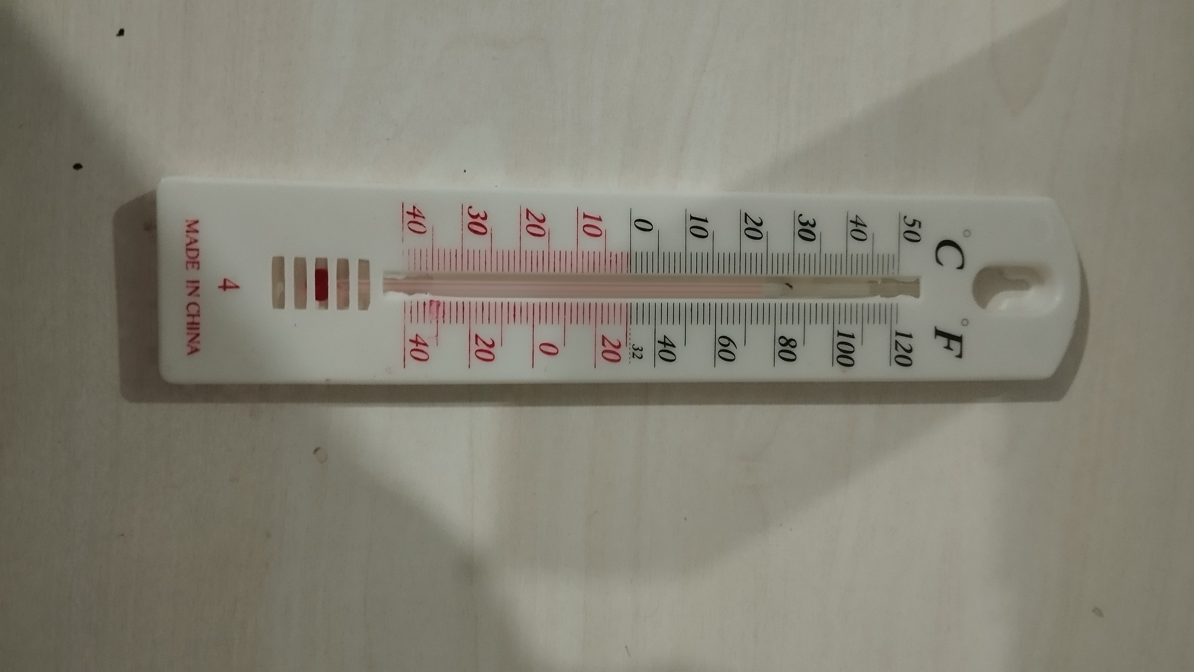 Devor termometri, ichki va tashqi havo xaroratini olchash uchun