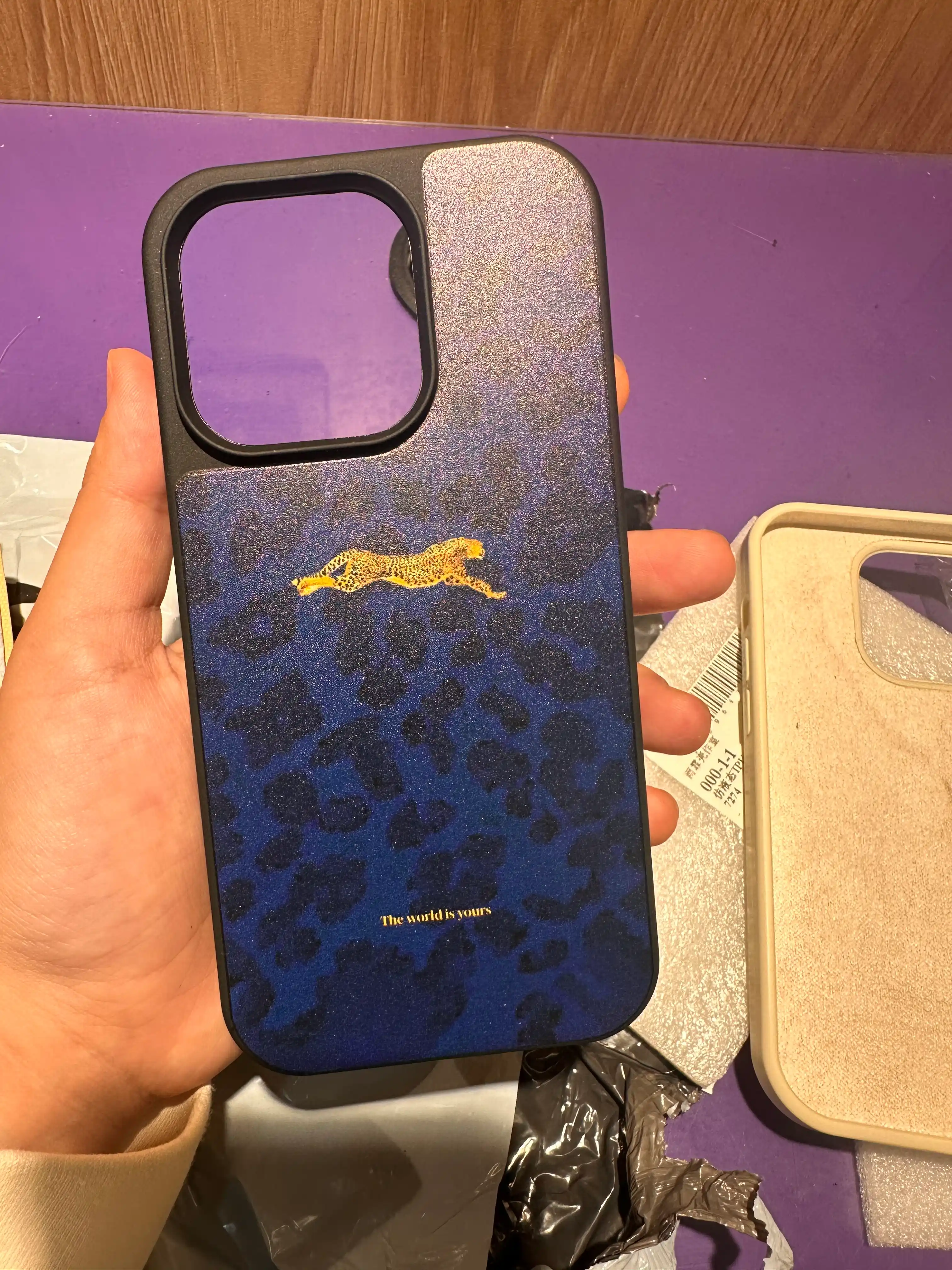 IPhone uchun leopard chexol - zamonaviy dizayn, yumshoq