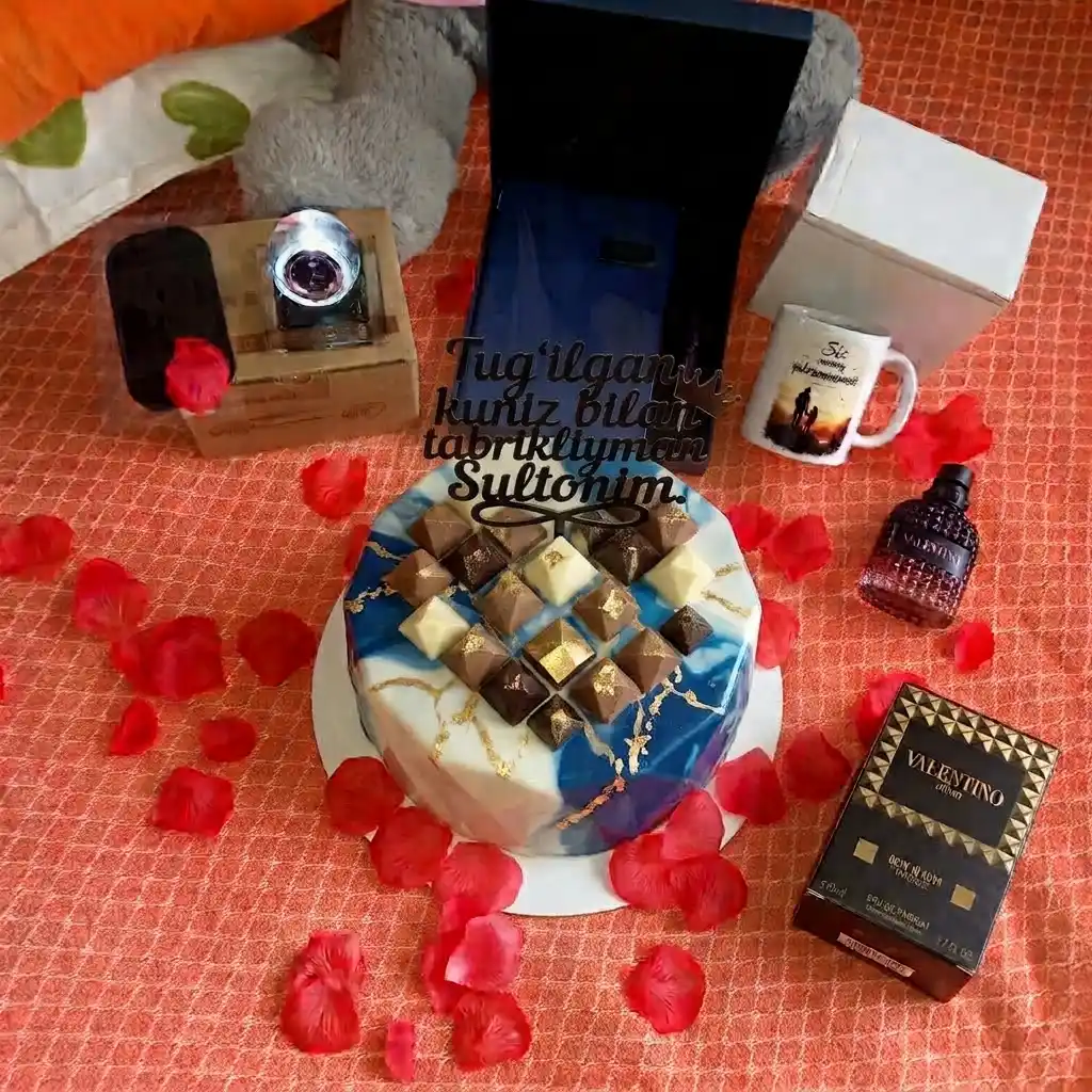 Avtomobil uchun soatli parfum diffuzori, mashina torpedasi uchun shishali aromatizator