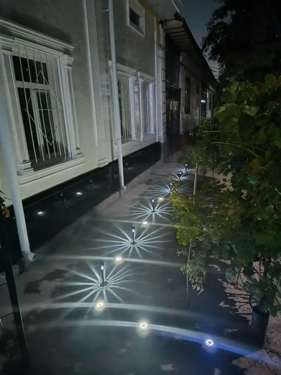 Bog' uchun quyosh energiyasi bilan ishlaydigan tashqi chiroq, 6 va 12 dona to'plam