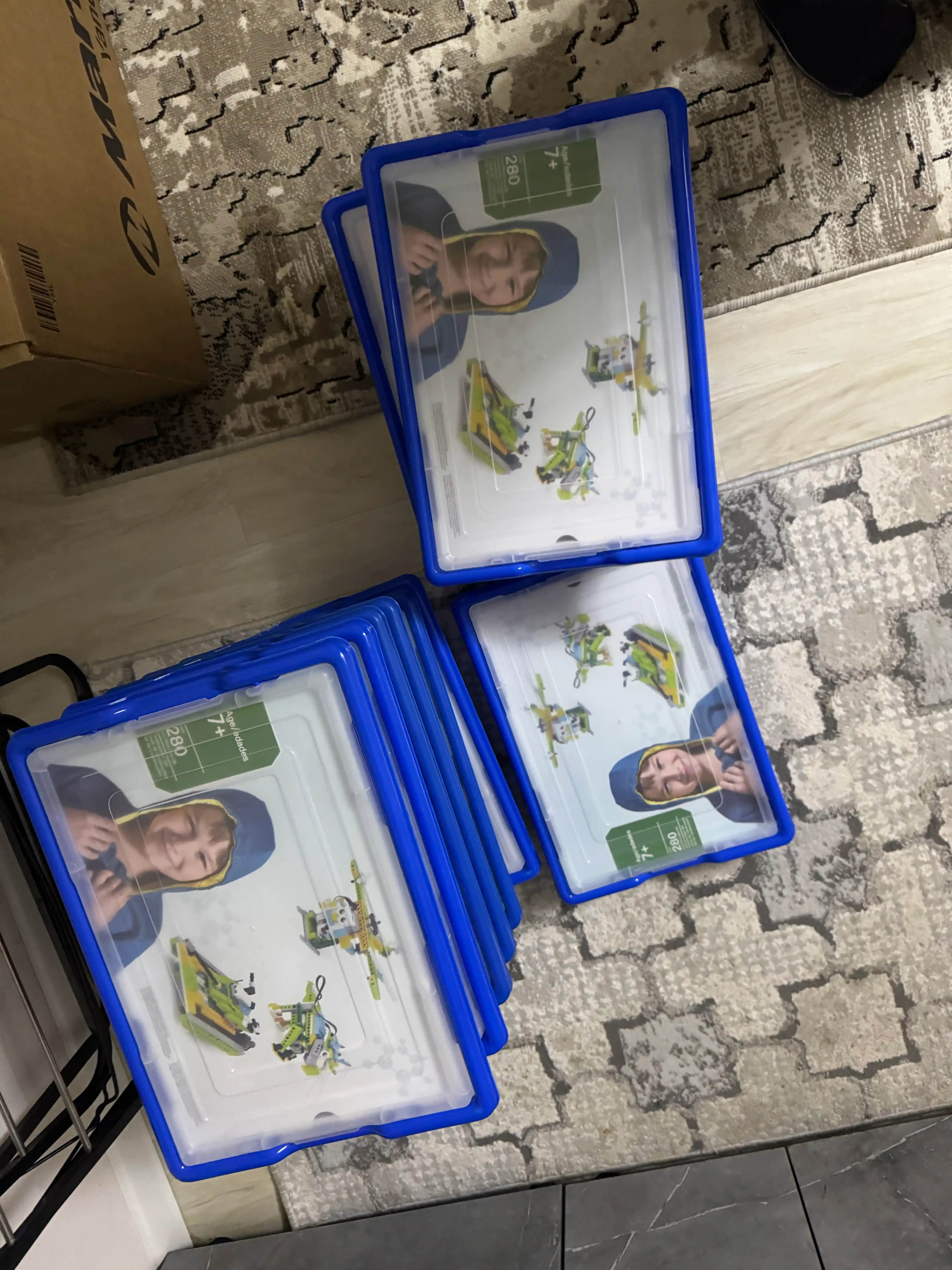 WeDo 2.0 akkumulyatorli konstruktor robototexnika va dasturlash