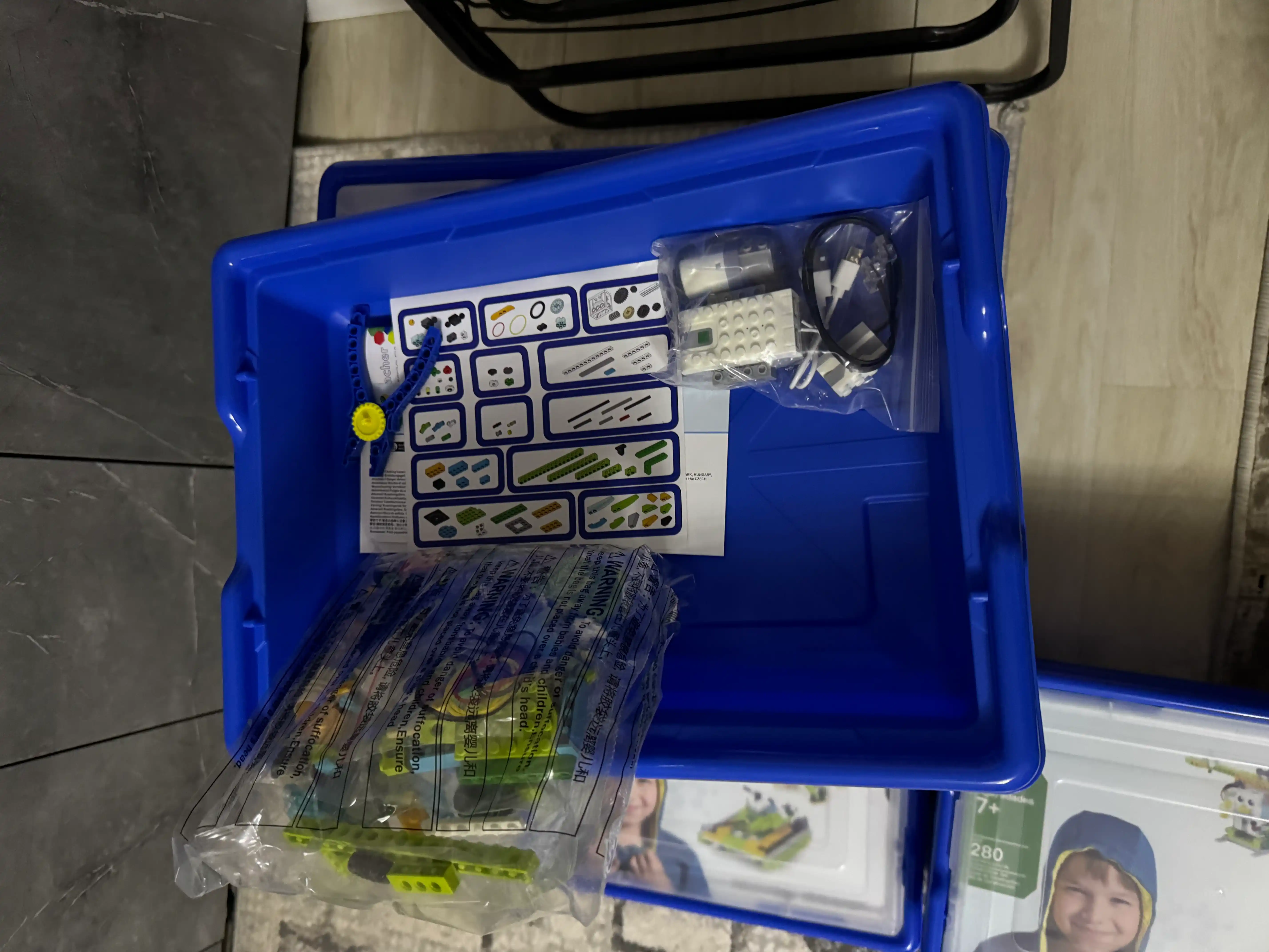 WeDo 2.0 akkumulyatorli konstruktor robototexnika va dasturlash