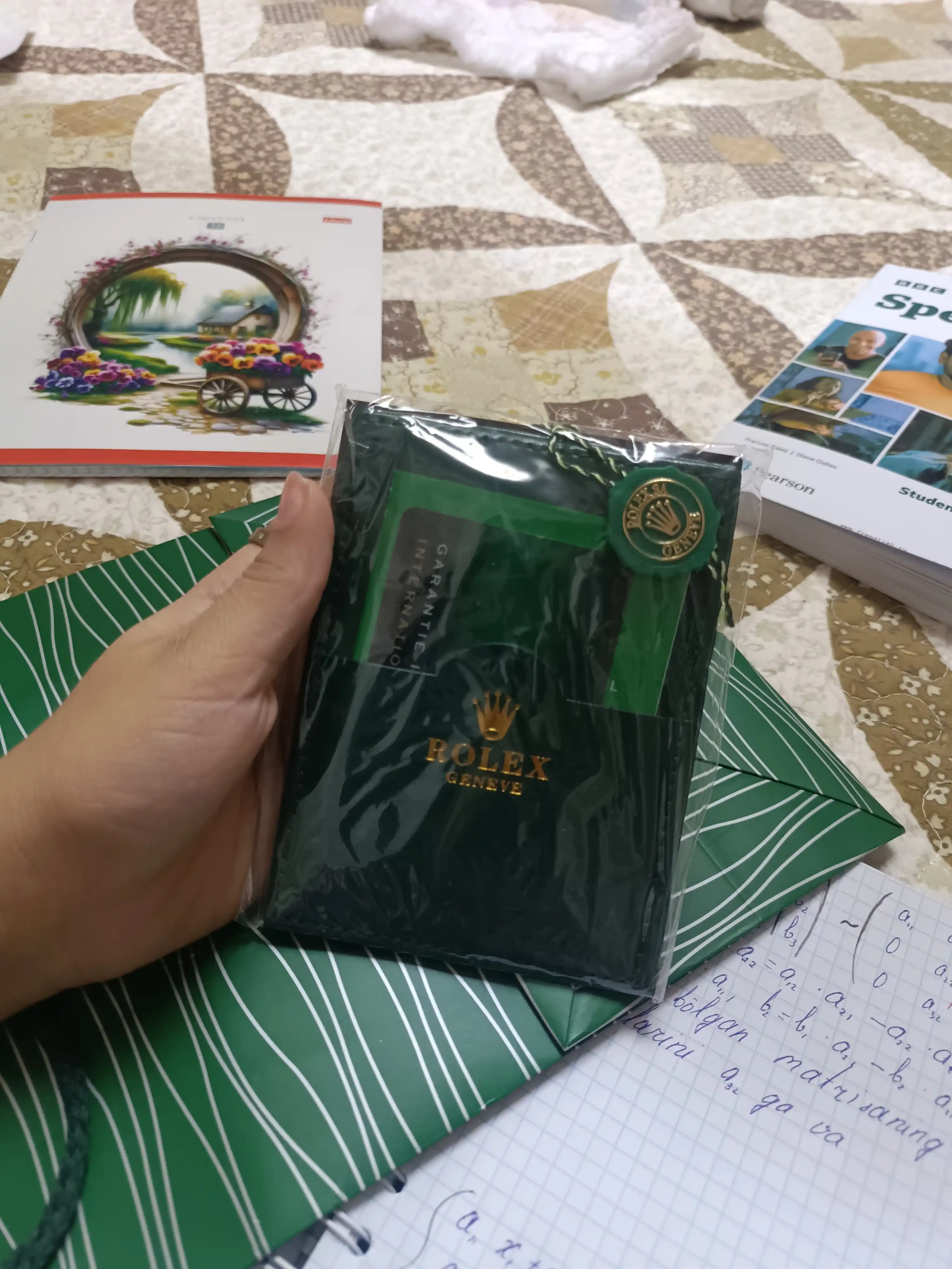 Erkaklar qo'l soat, Sovg'a komplekti soat quti va hujjatlari bilan birga