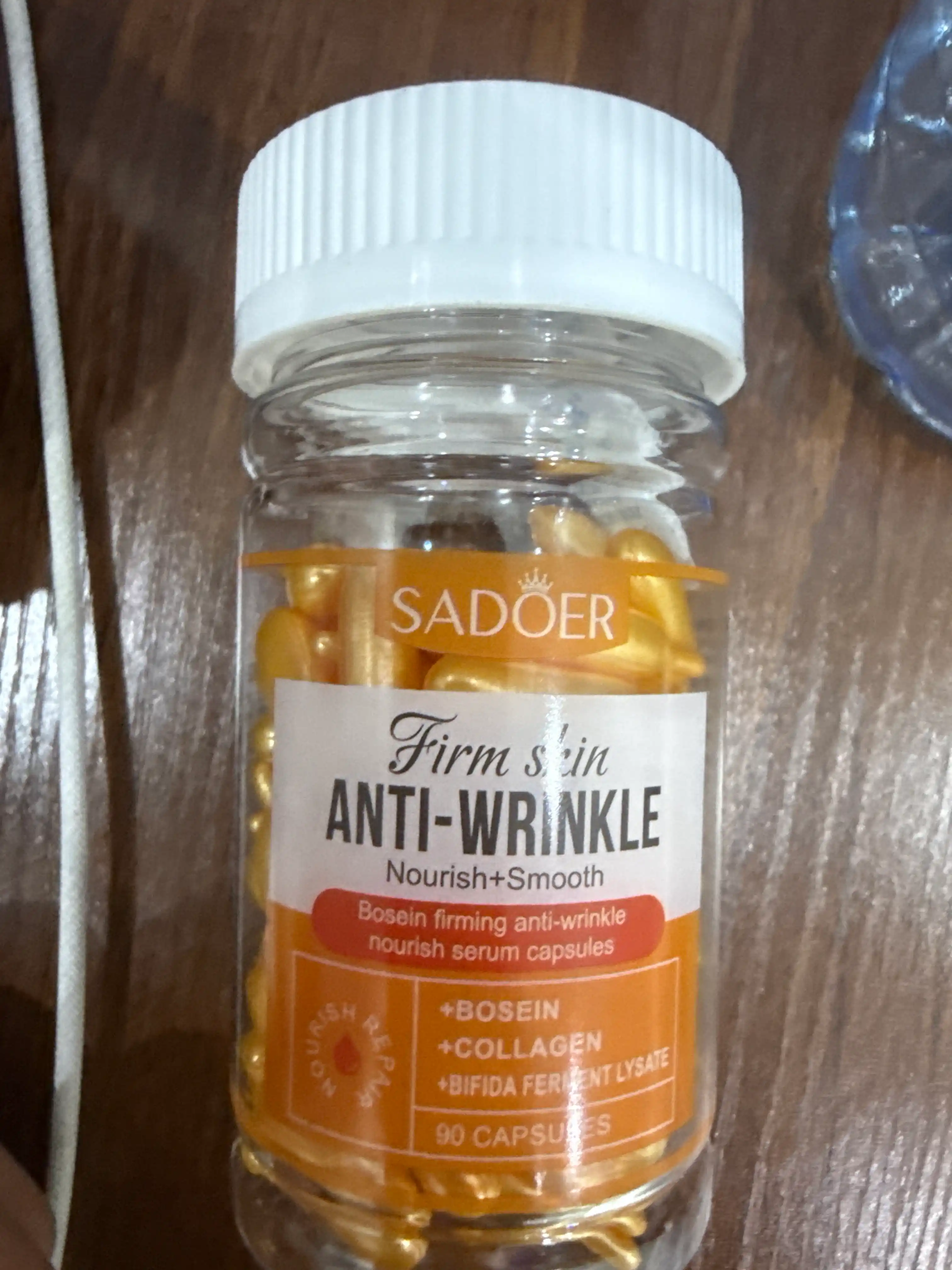Kollagen + vitaminlar + tabiiy ekstraktlar: ajin va dog‘larni ketkazadi, terini yoritadi