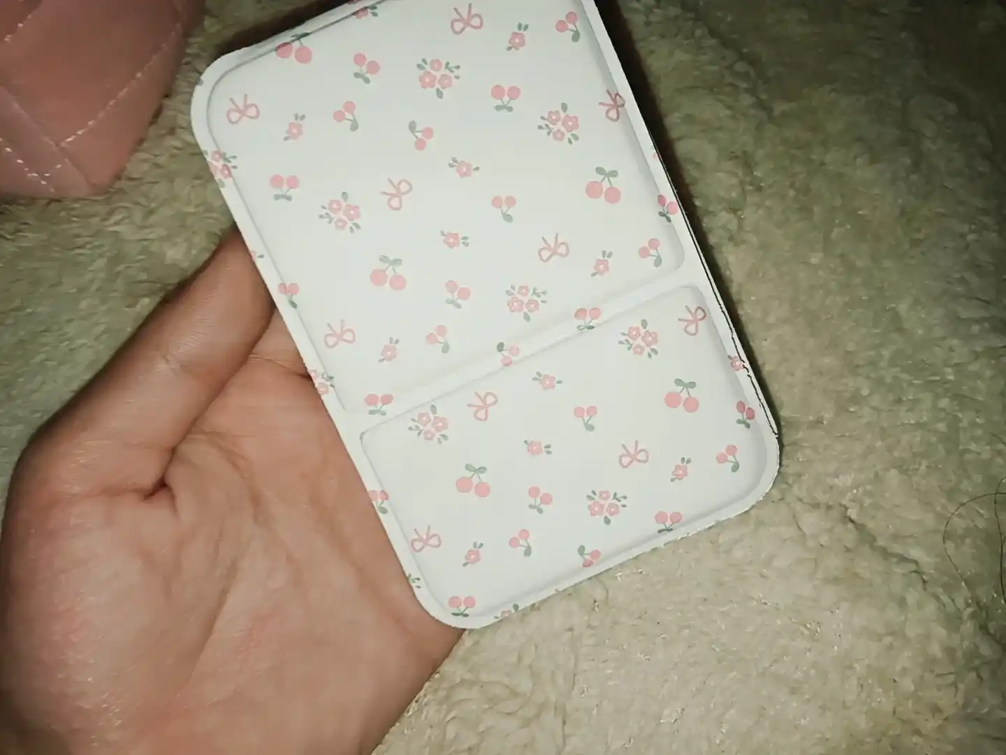 Сho'ntak ko'zgusi makiyaj uchun buklanadigan cho‘ntak oynasi